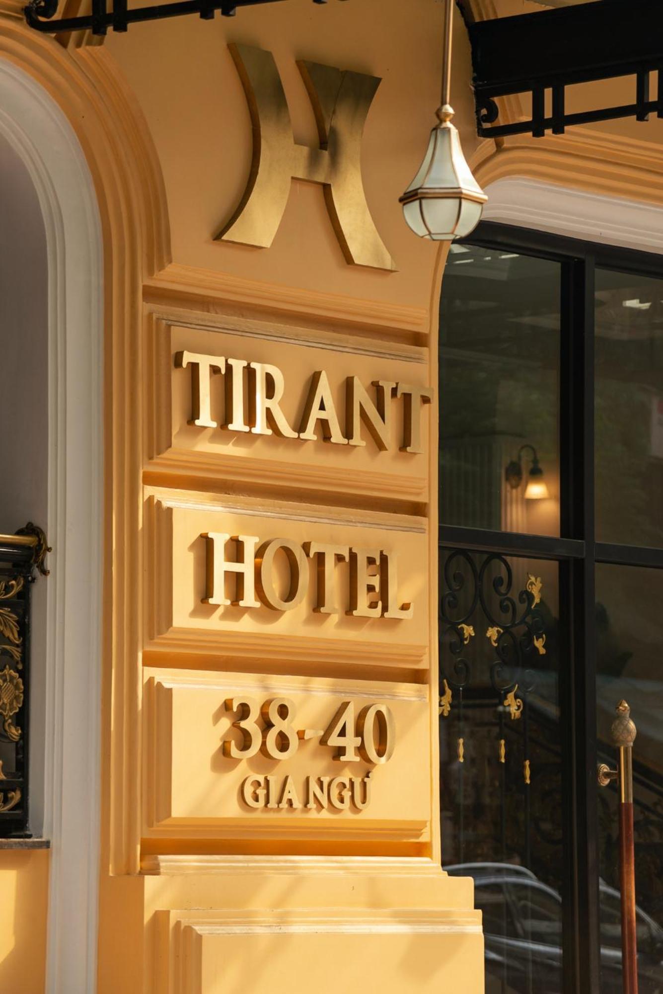 Khách sạn Tirant