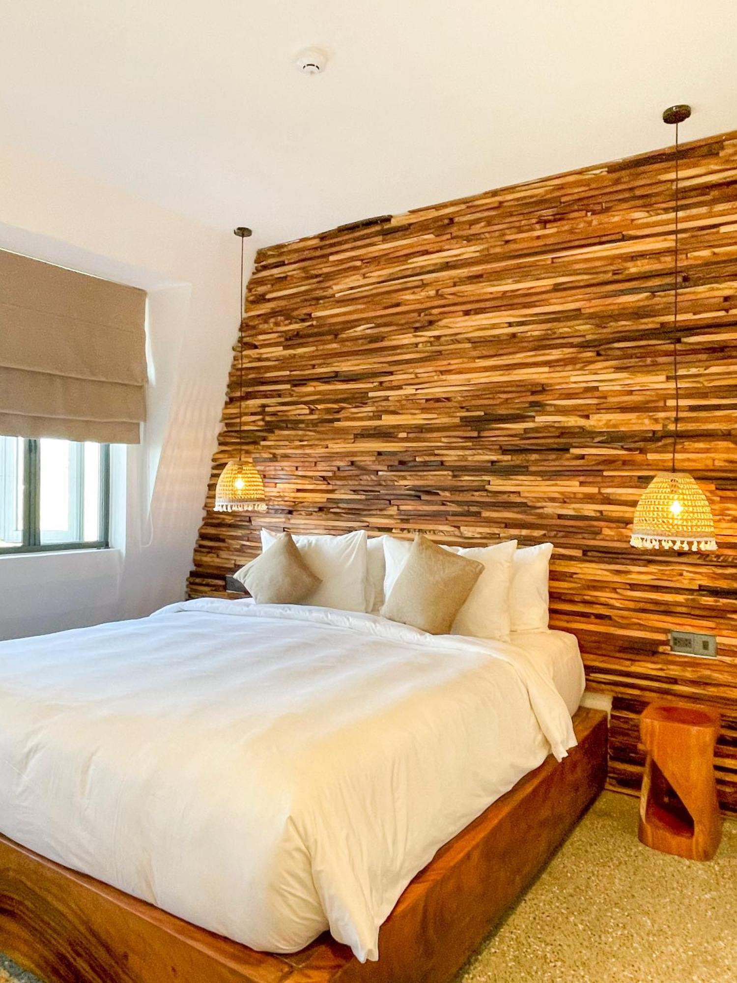 La Grotta - Emerald Bay Hotel Phu Quoc
