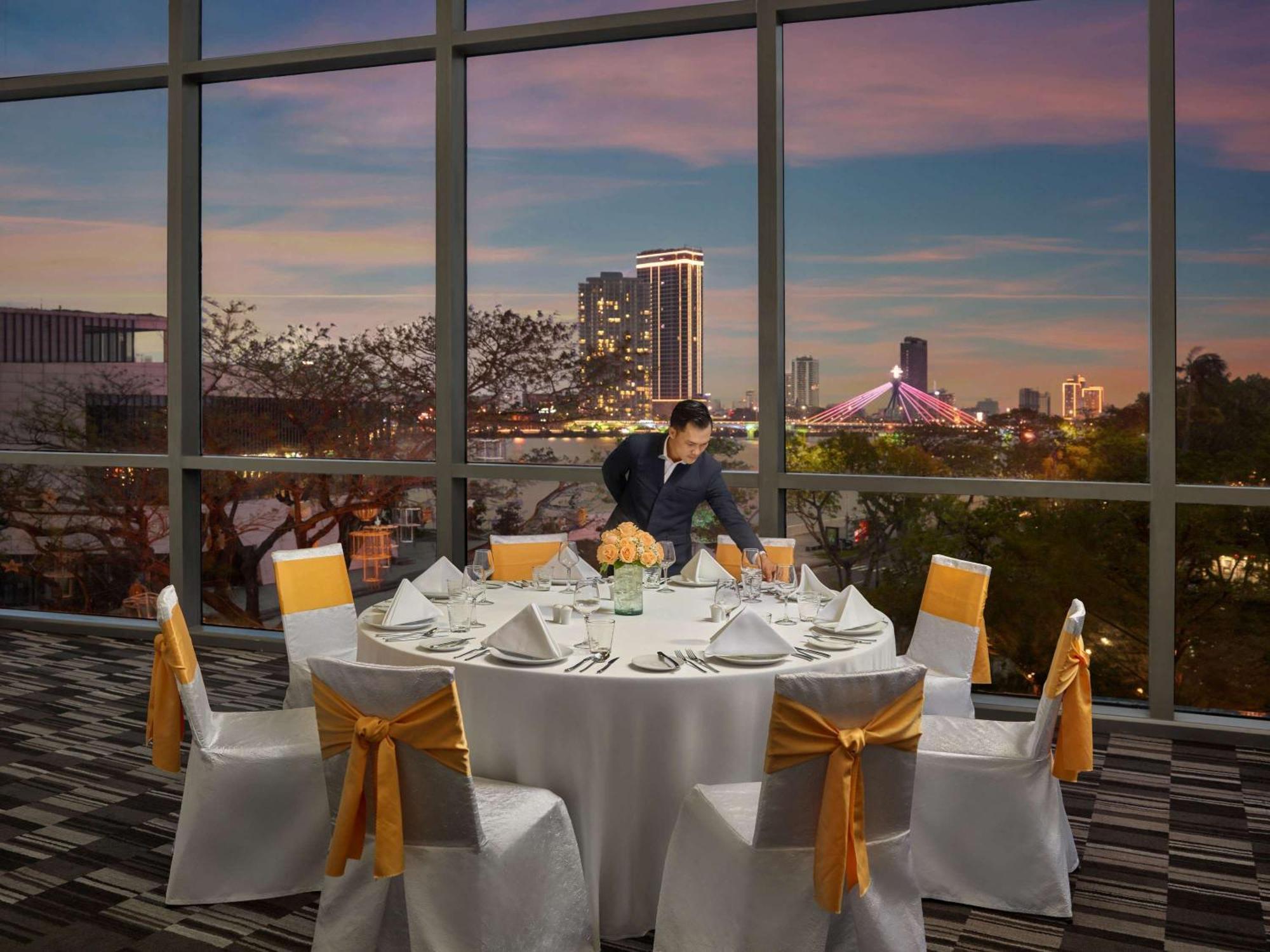 Novotel Premier River 5*