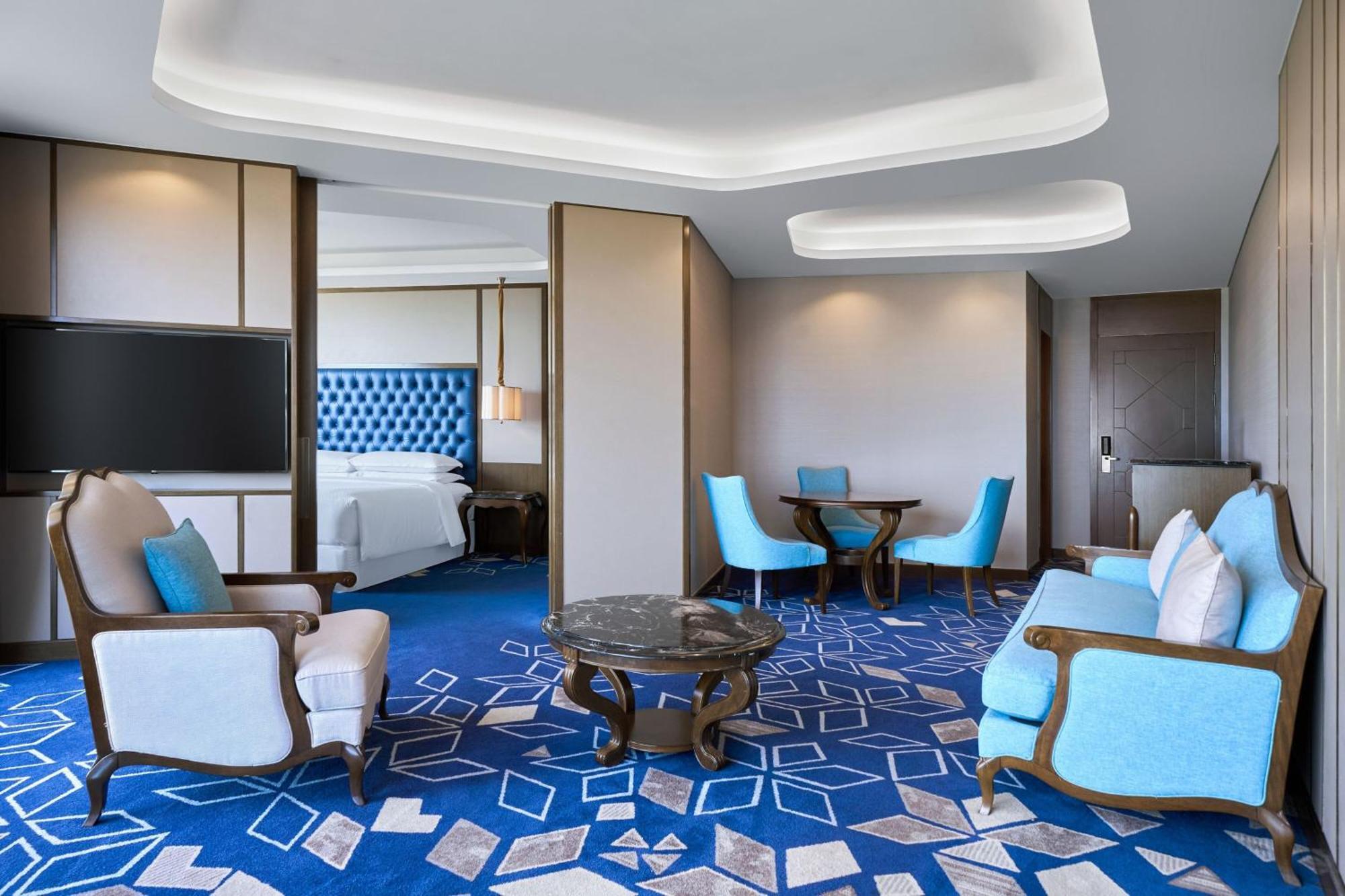 Four Points By Sheraton Khách sạn 5*