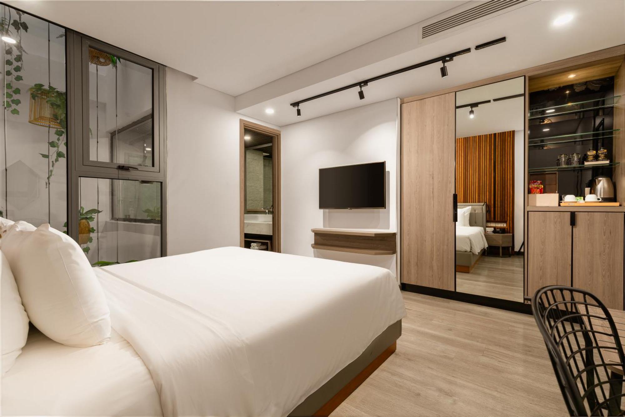 Haian Riverfront Khách sạn 4*