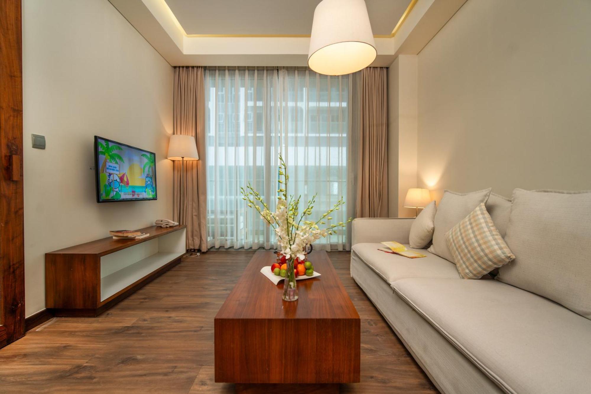 2 Bed By Ala Carte Da Nang-my Khe Beach,balcony Sea View,rooftop Pool, Pickup Airport Apartment