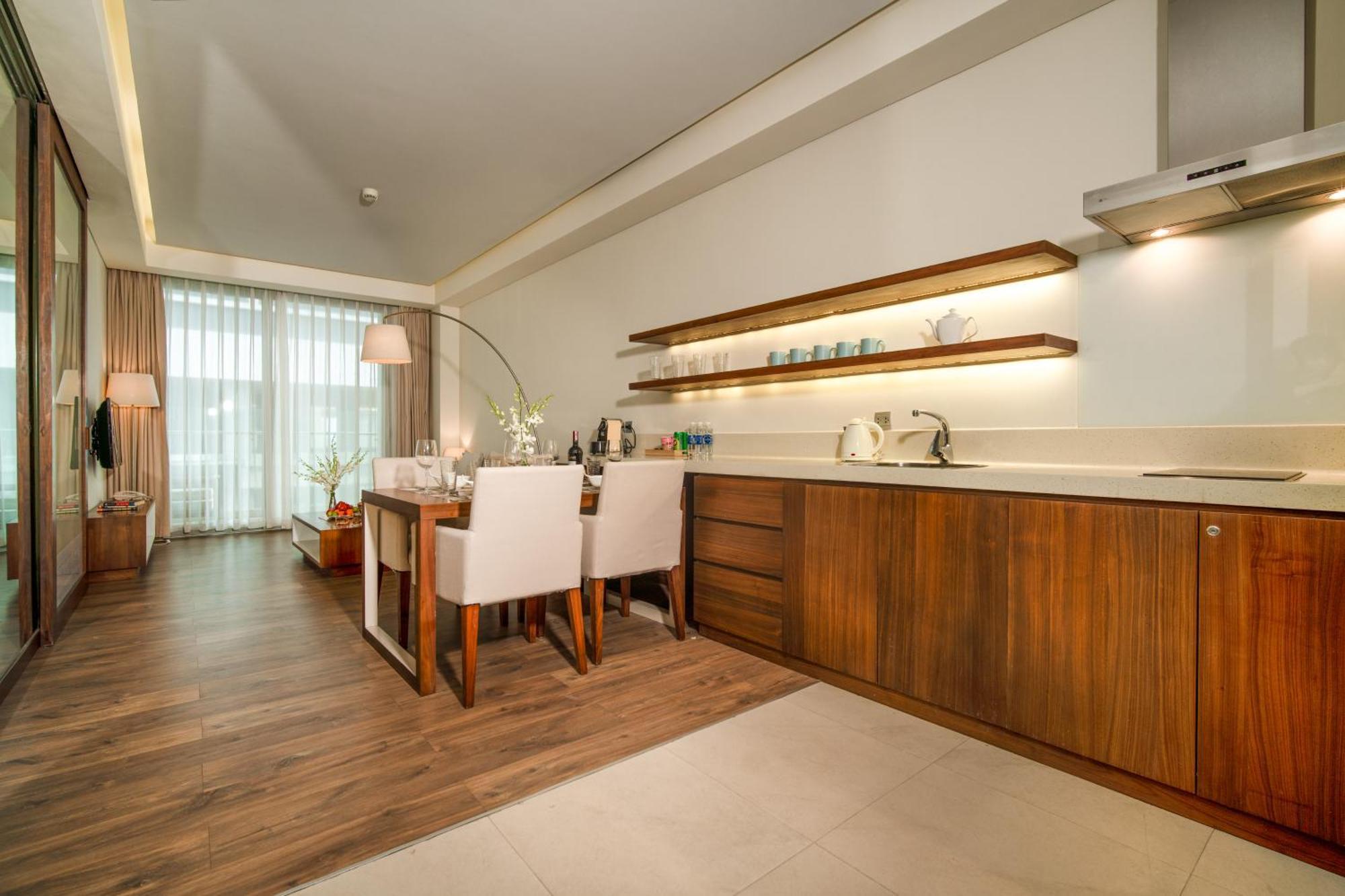 2 Bed By Ala Carte Da Nang-my Khe Beach,balcony Sea View,rooftop Pool, Pickup Airport *