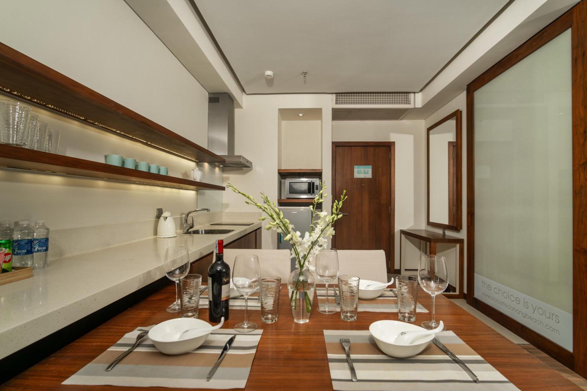 2 Bed By Ala Carte Da Nang-my Khe Beach,balcony Sea View,rooftop Pool, Pickup Airport