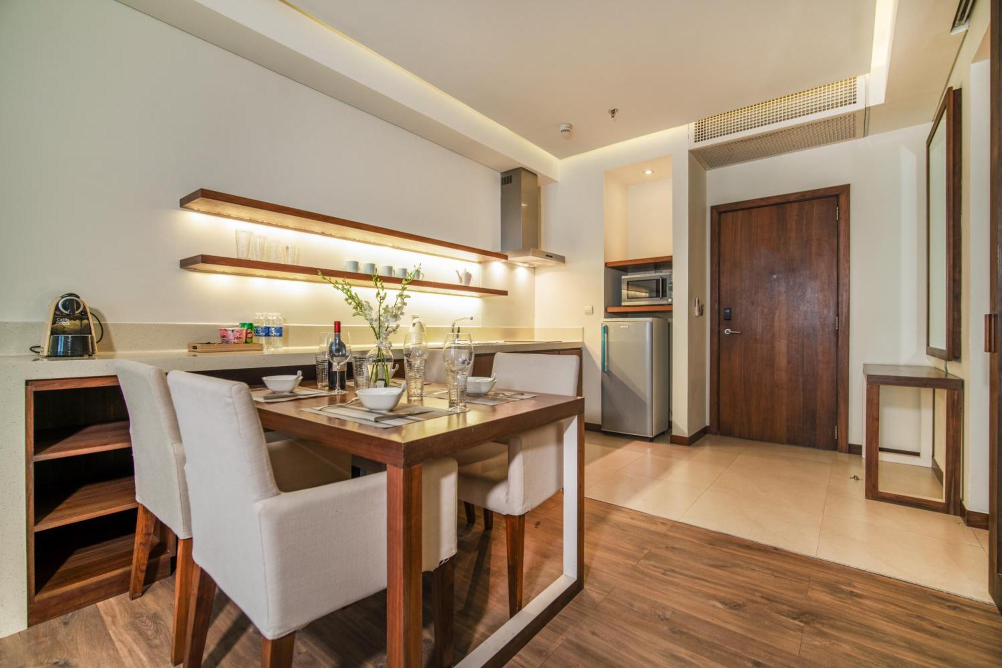 2 Bed By Ala Carte Da Nang-my Khe Beach,balcony Sea View,rooftop Pool, Pickup Airport Da Nang