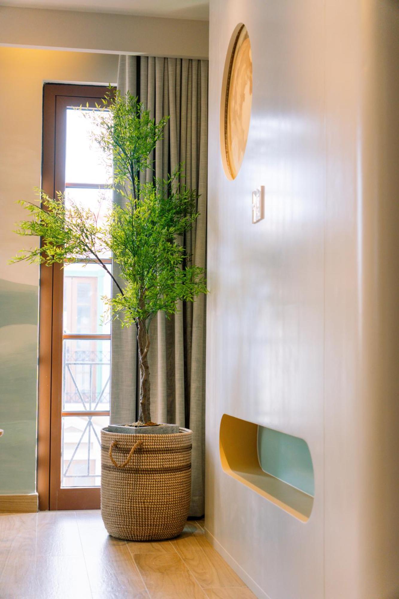 Lotus Corner & Rooftop Hotel 3*