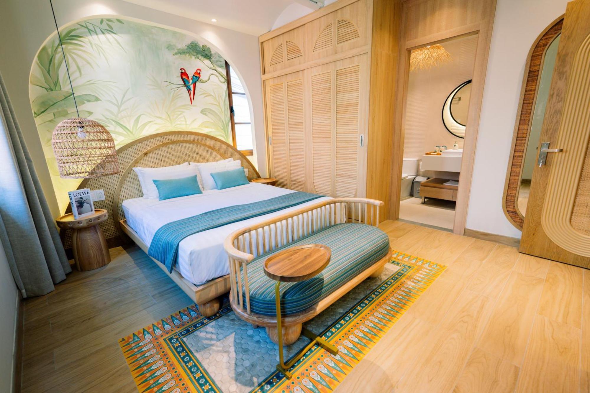 Hotel Lotus Corner & Rooftop 3*