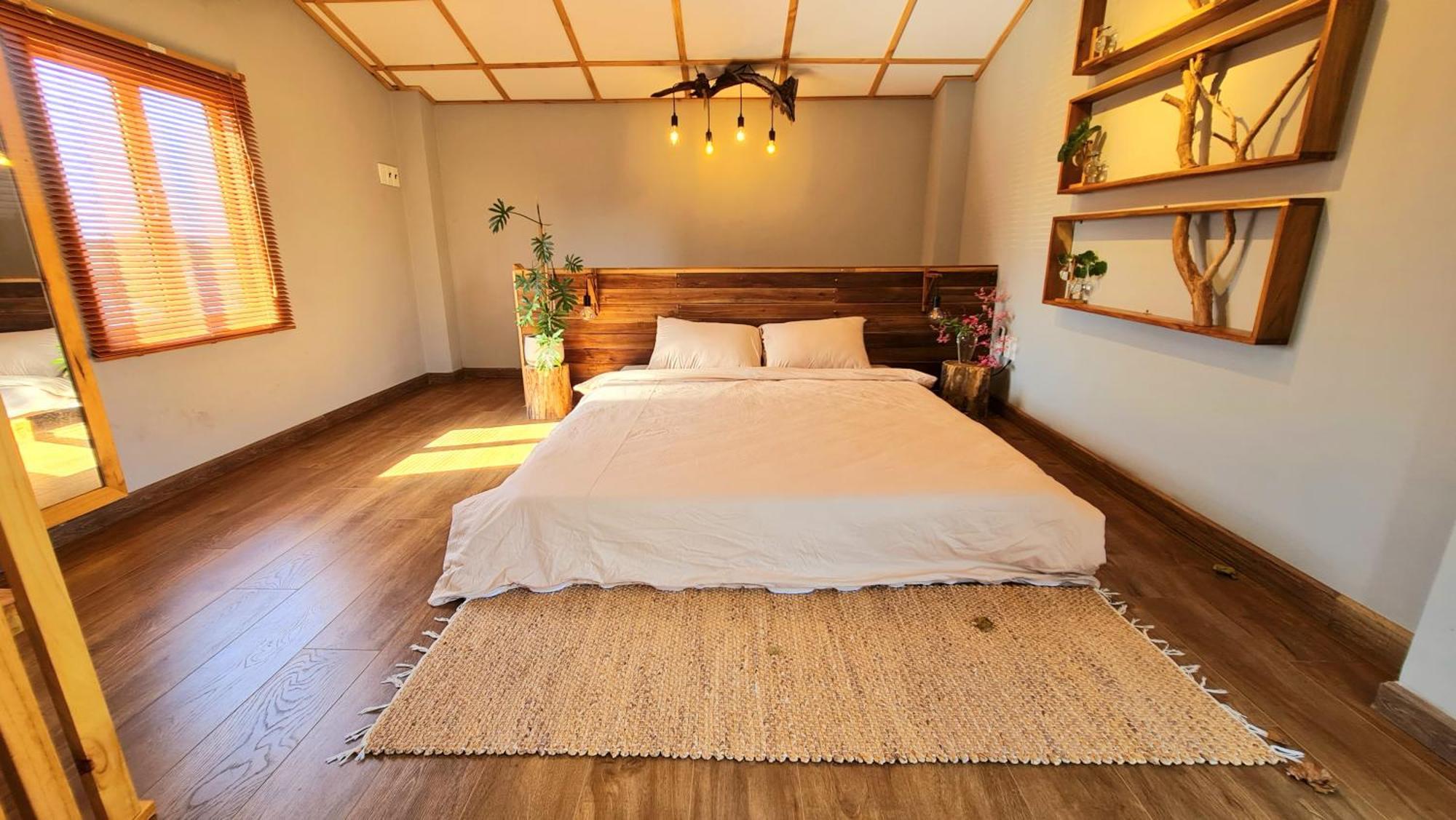 Tinh House Hotel