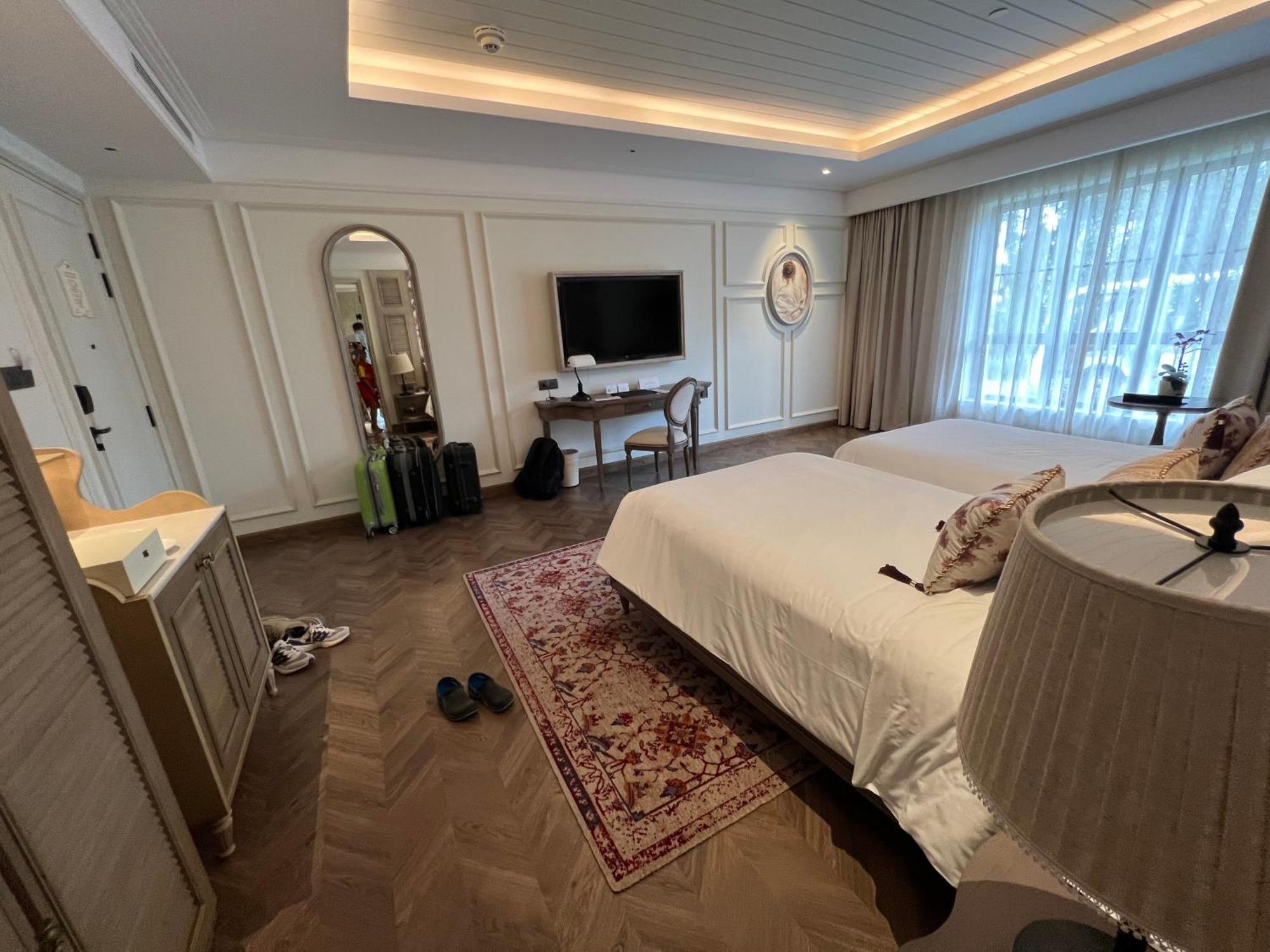 Nancy Grand 5 *