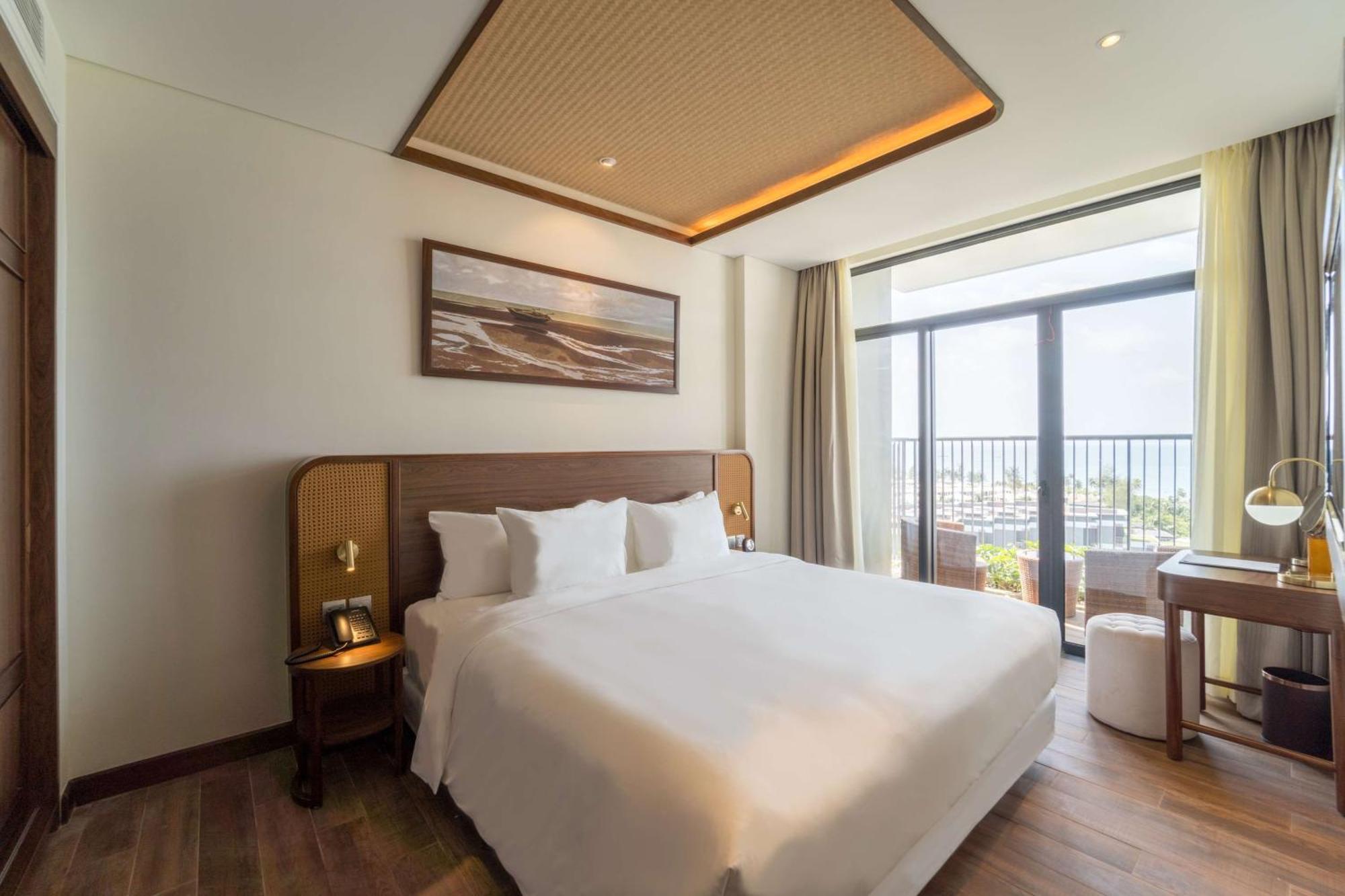 Resort Western Premier Sonasea
