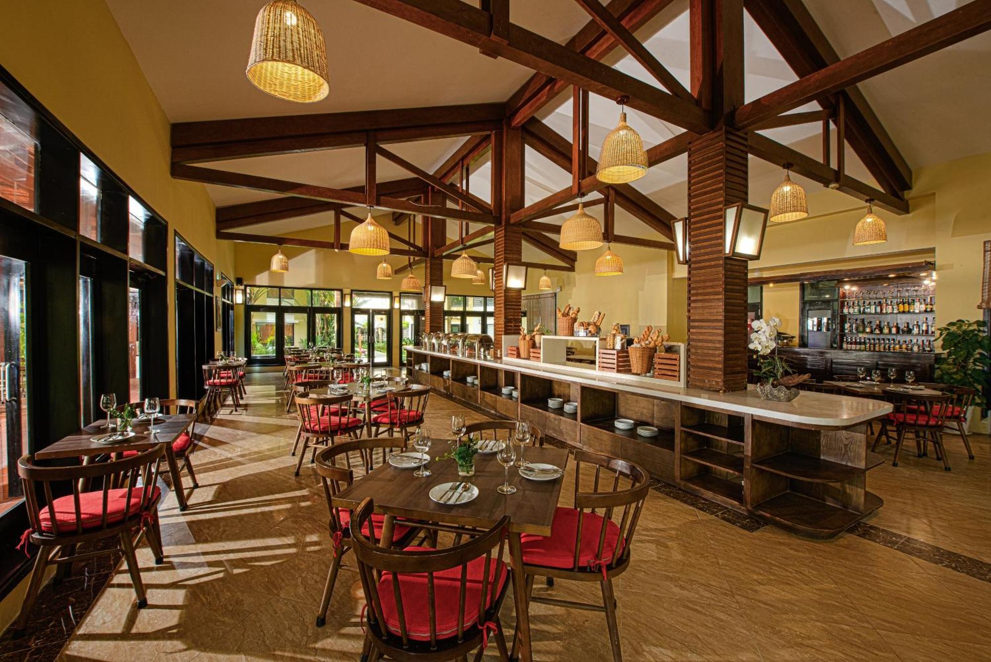 Famiana & - Breakfast Is Served As Brunch 6am30 To 1pm Phu Quoc