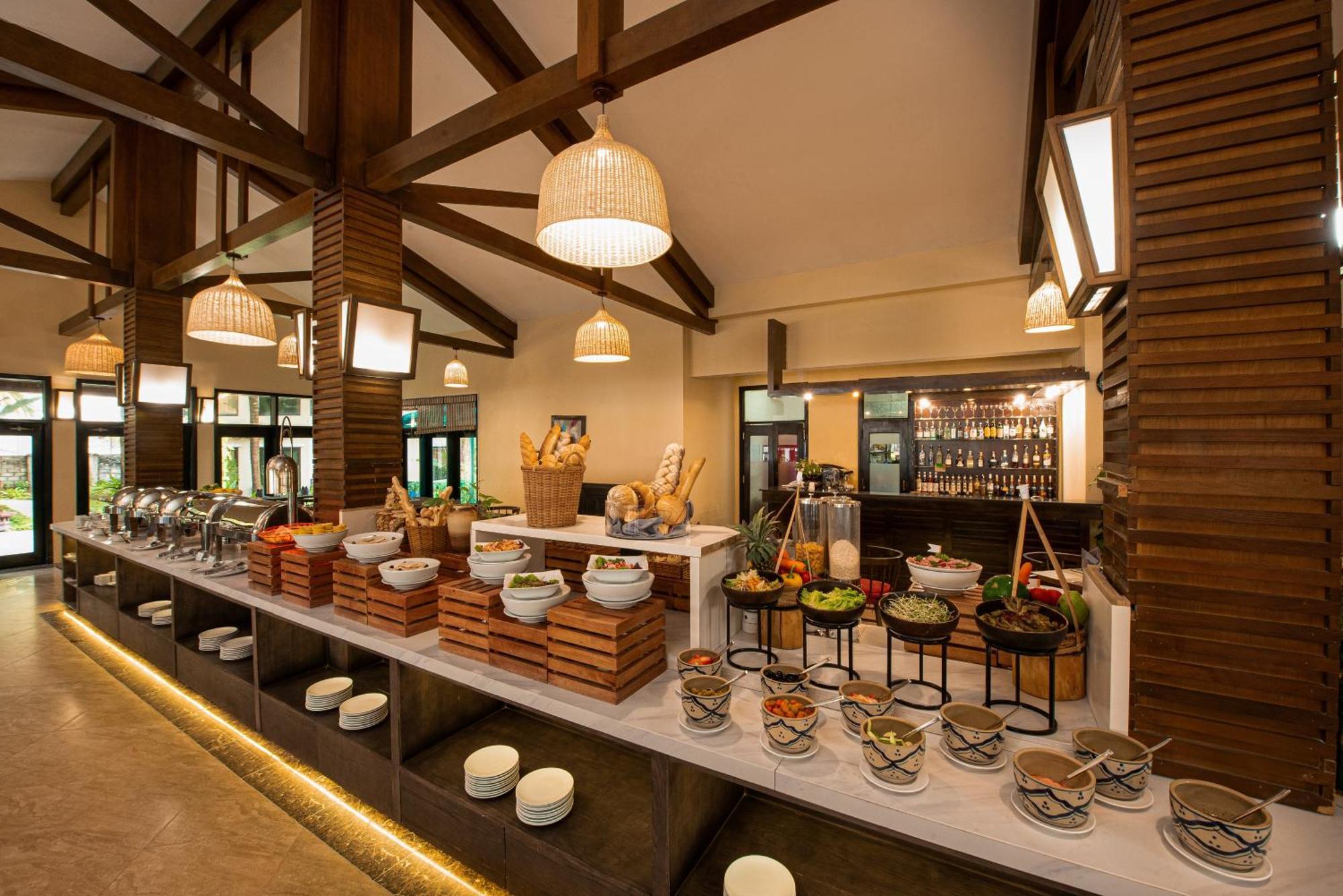 Famiana & - Breakfast Is Served As Brunch 6am30 To 1pm Resort