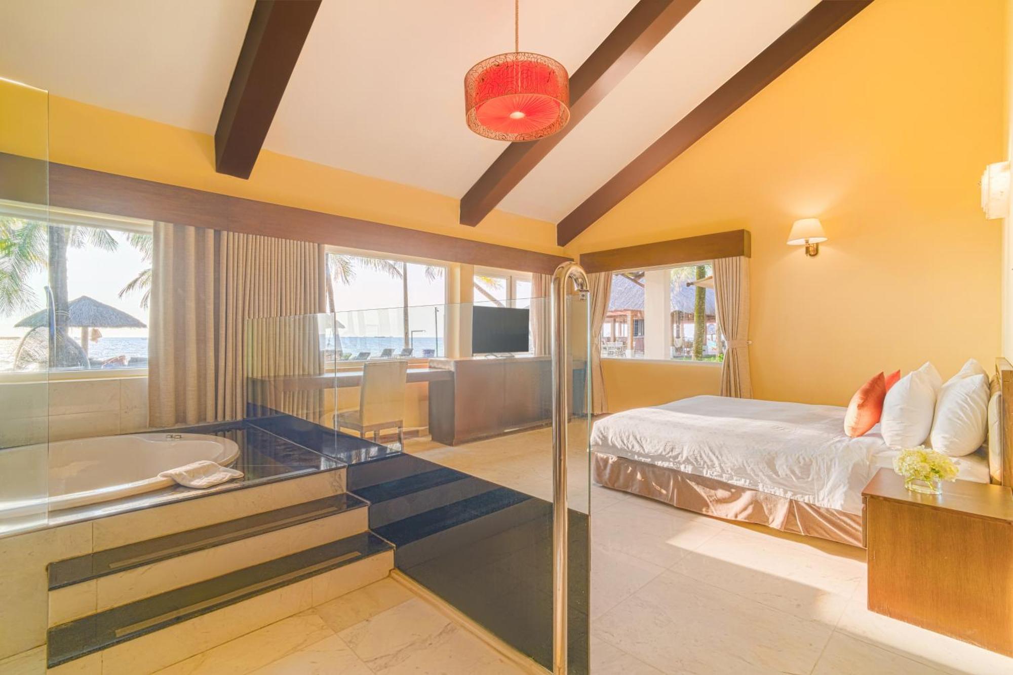 Resort Famiana & - Breakfast Is Served As Brunch 6am30 To 1pm