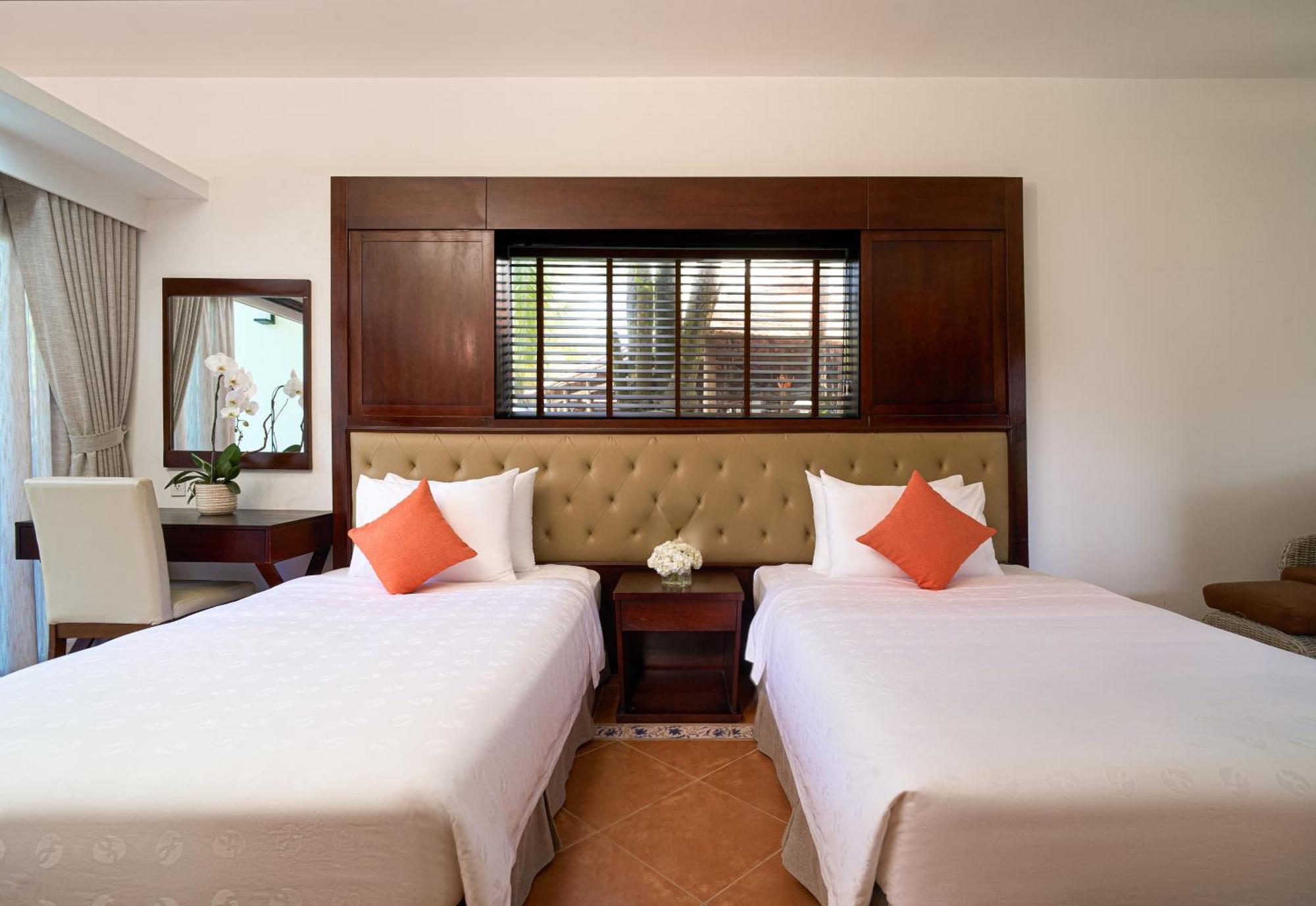 Famiana & - Breakfast Is Served As Brunch 6am30 To 1pm Resort Phu Quoc