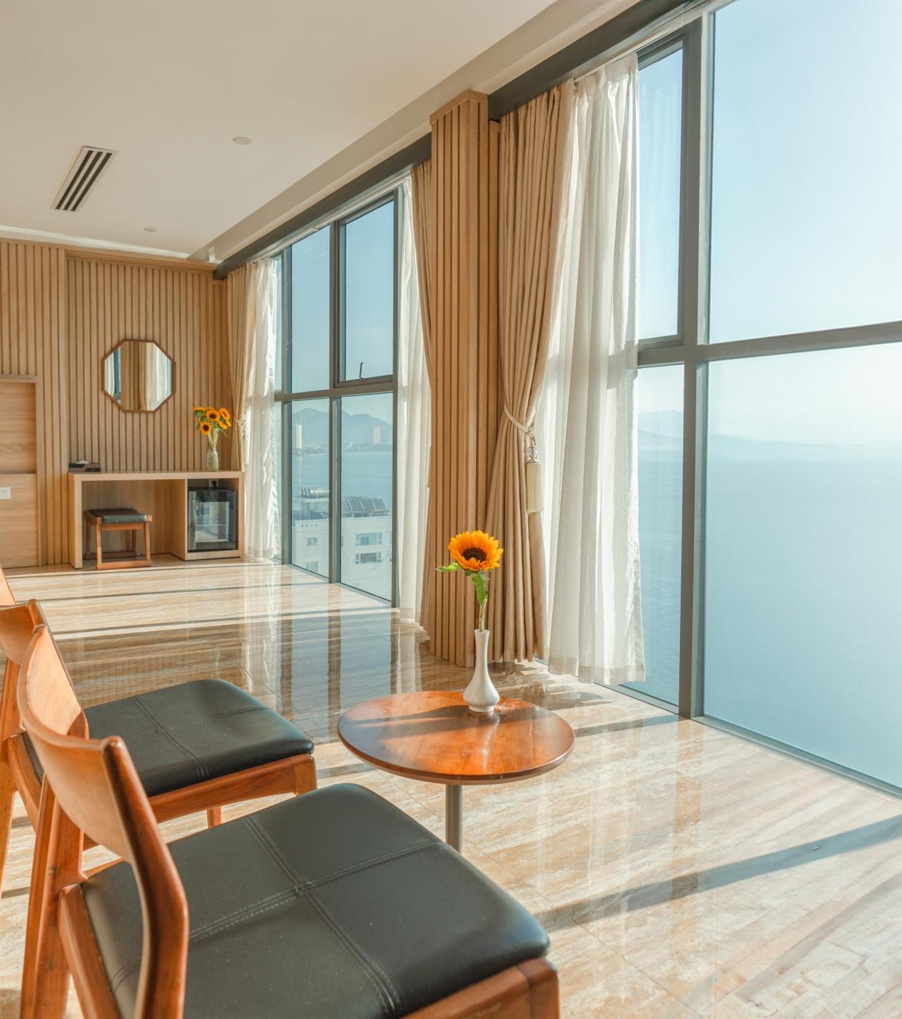 Hotel Emerald Bay &