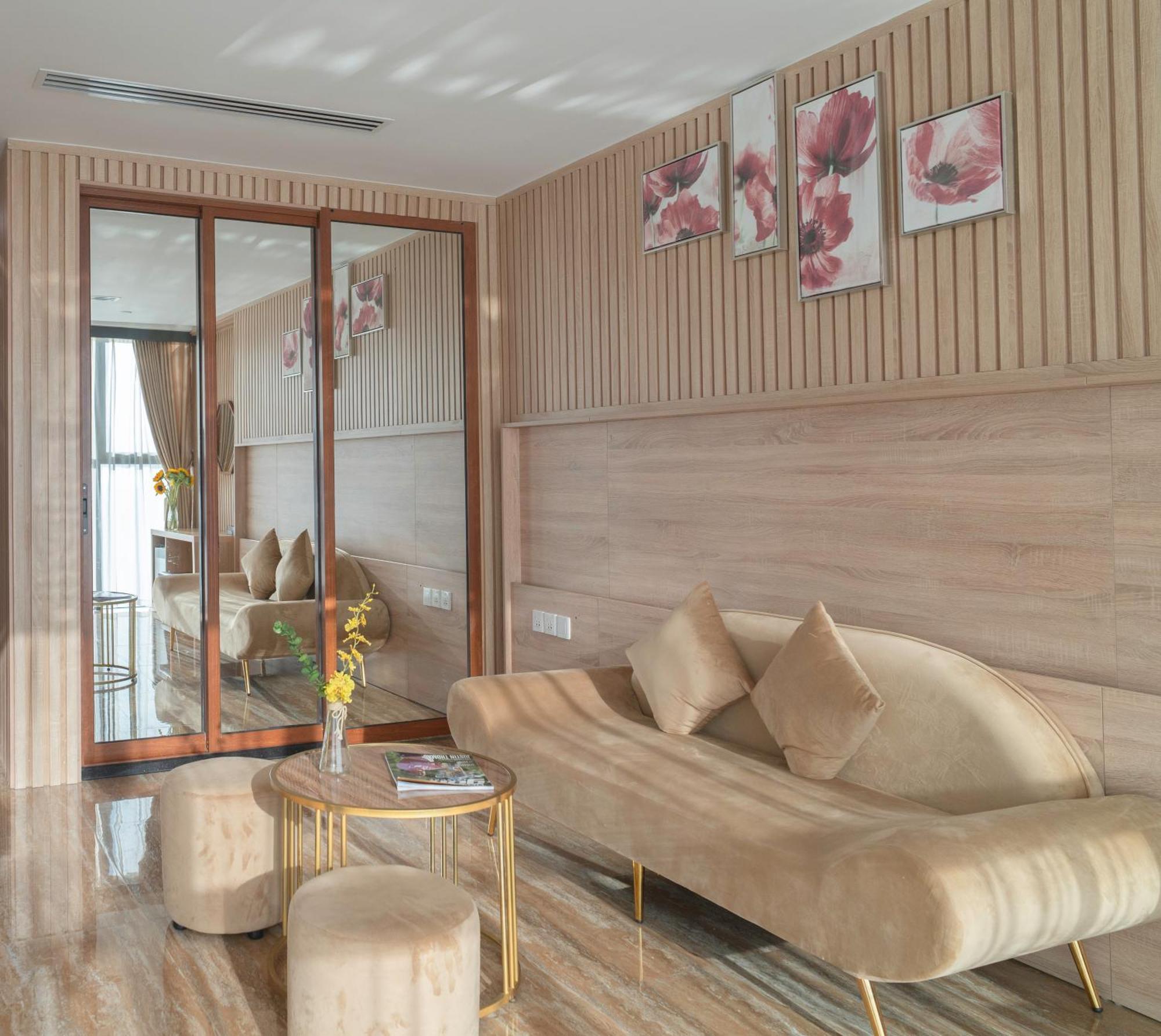 Hotel Emerald Bay & Nha Trang