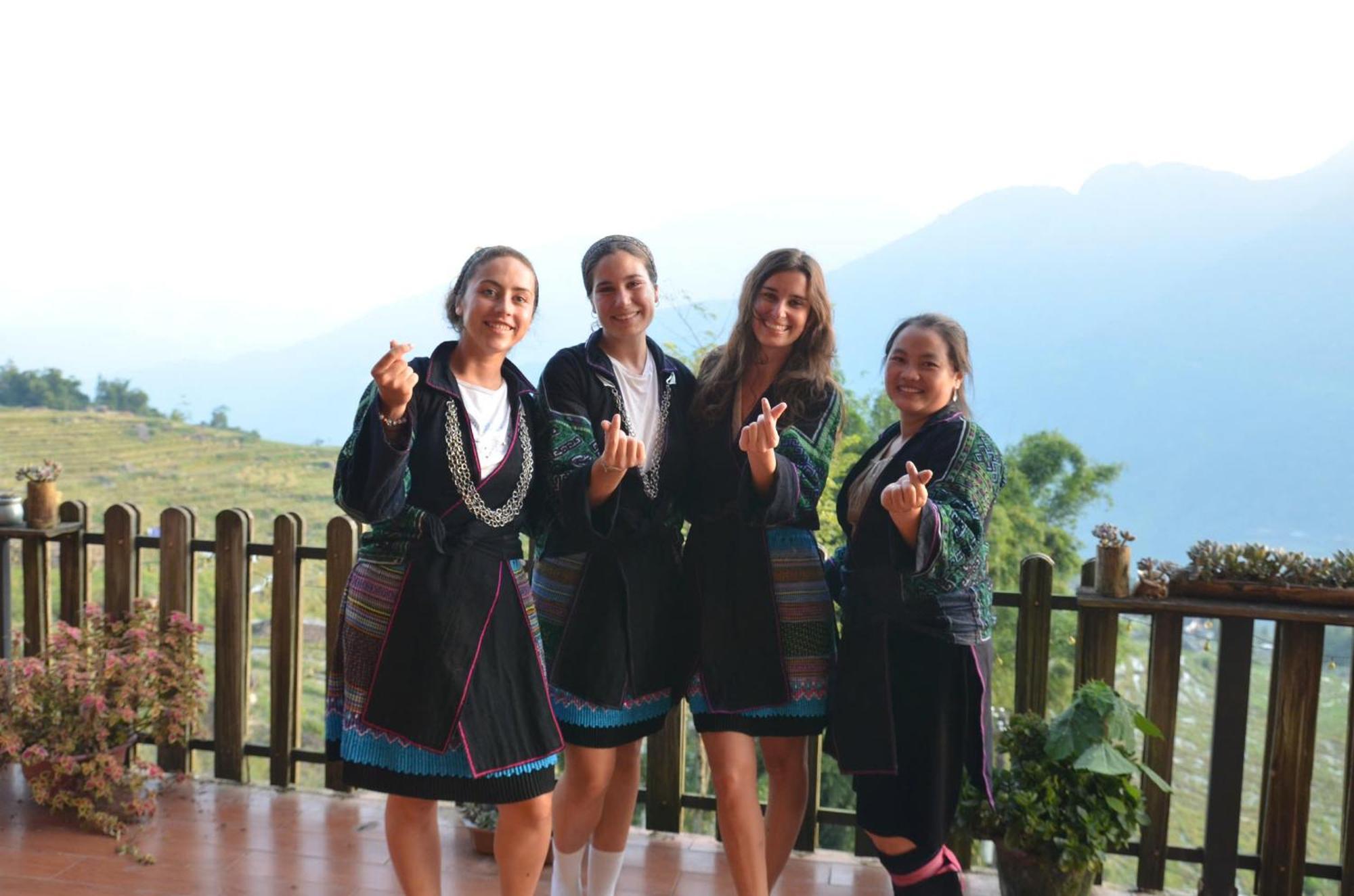 Lodge Hmong Eco