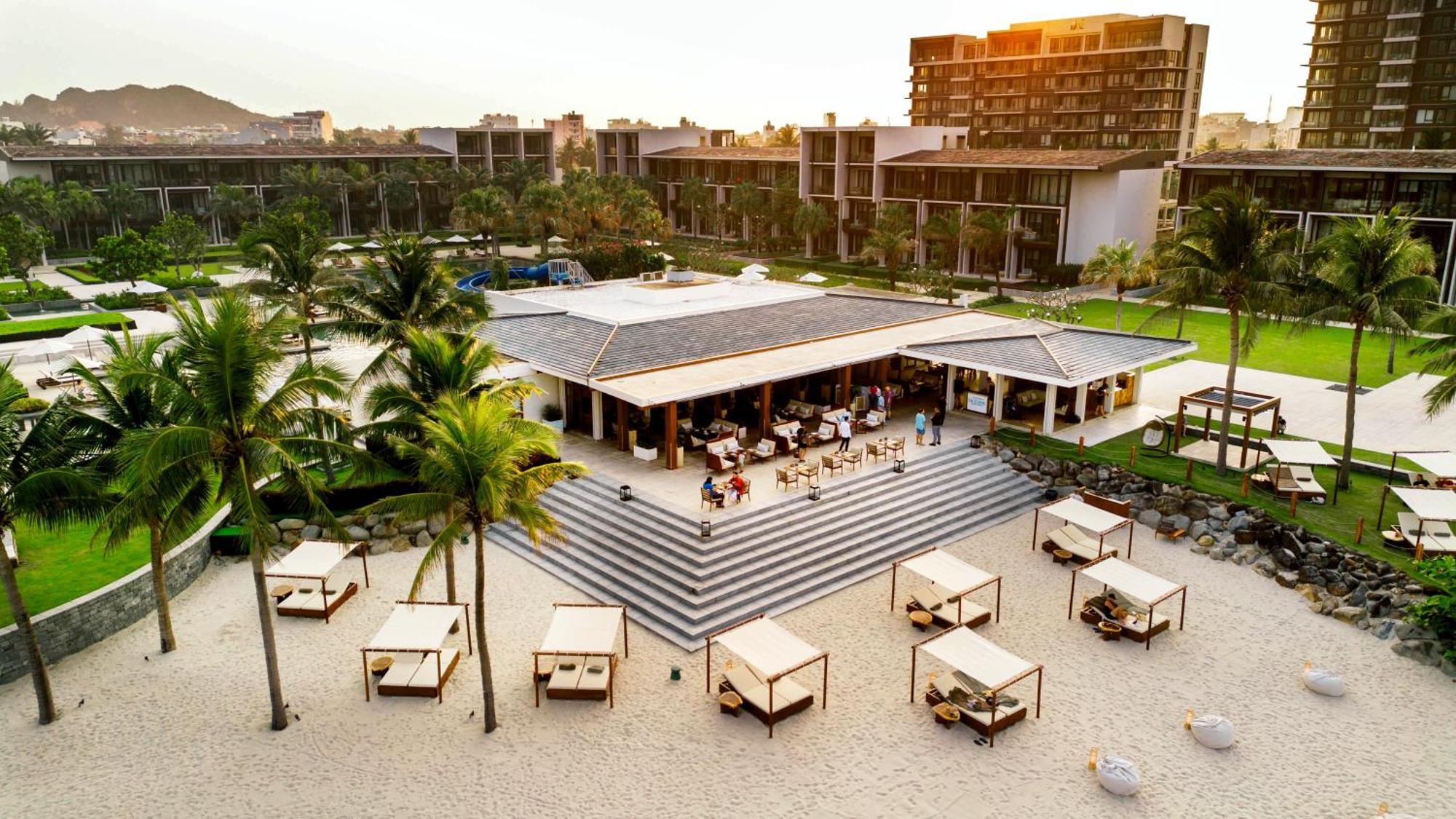 Hyatt Regency And 5* Da Nang