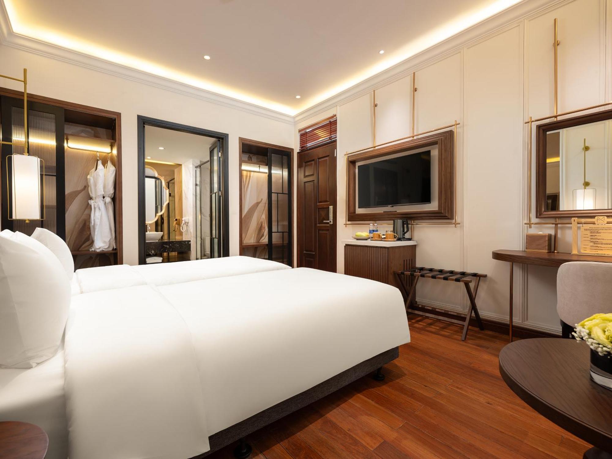 Minerva Premium Khách sạn 4*