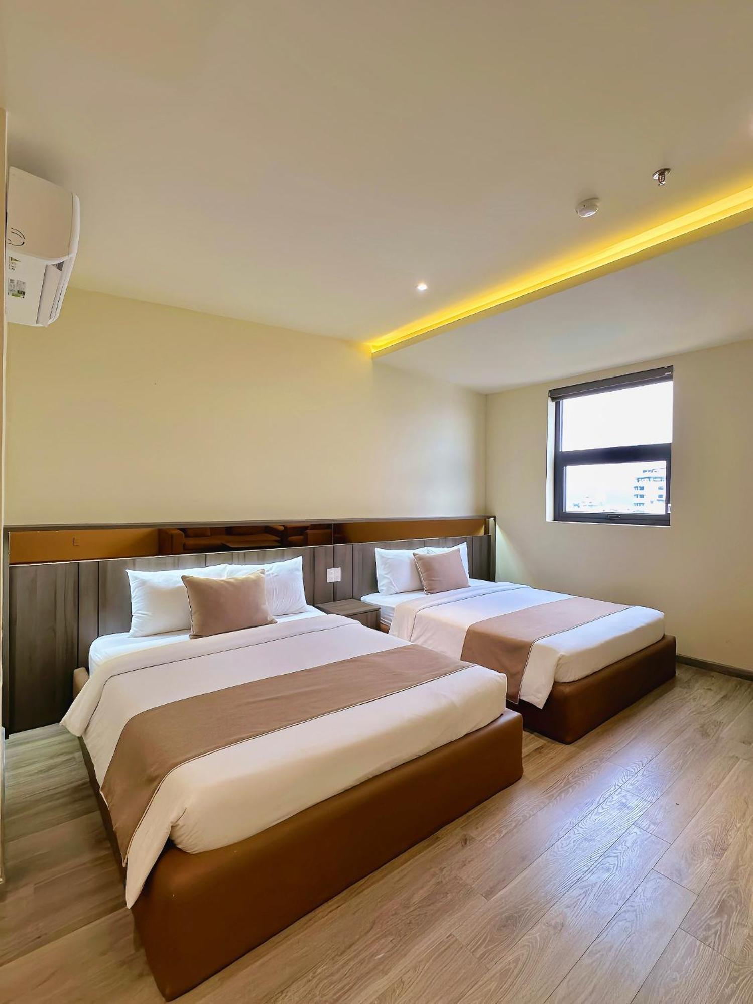 Khách sạn Long 2*