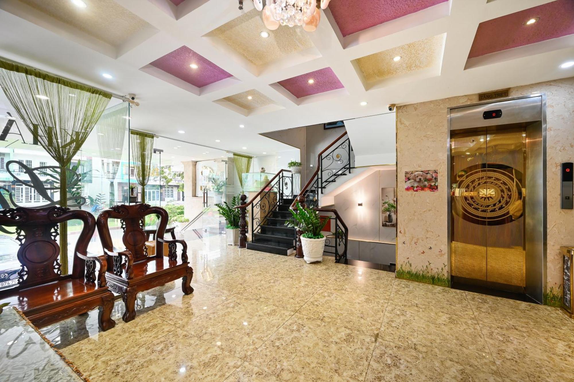 Ly Ly TP. Hồ Chí Minh