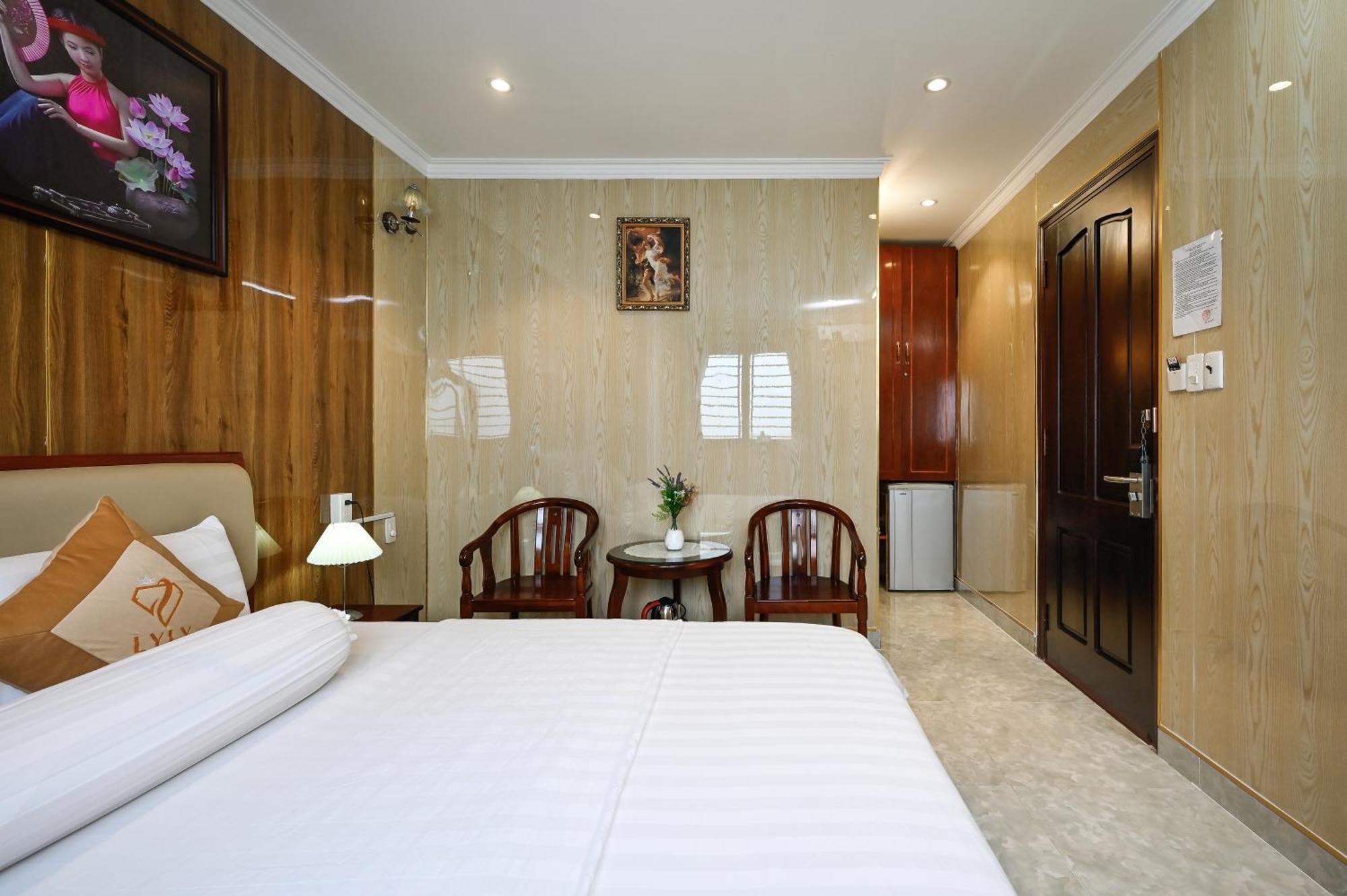 Khách sạn Ly Ly 3*