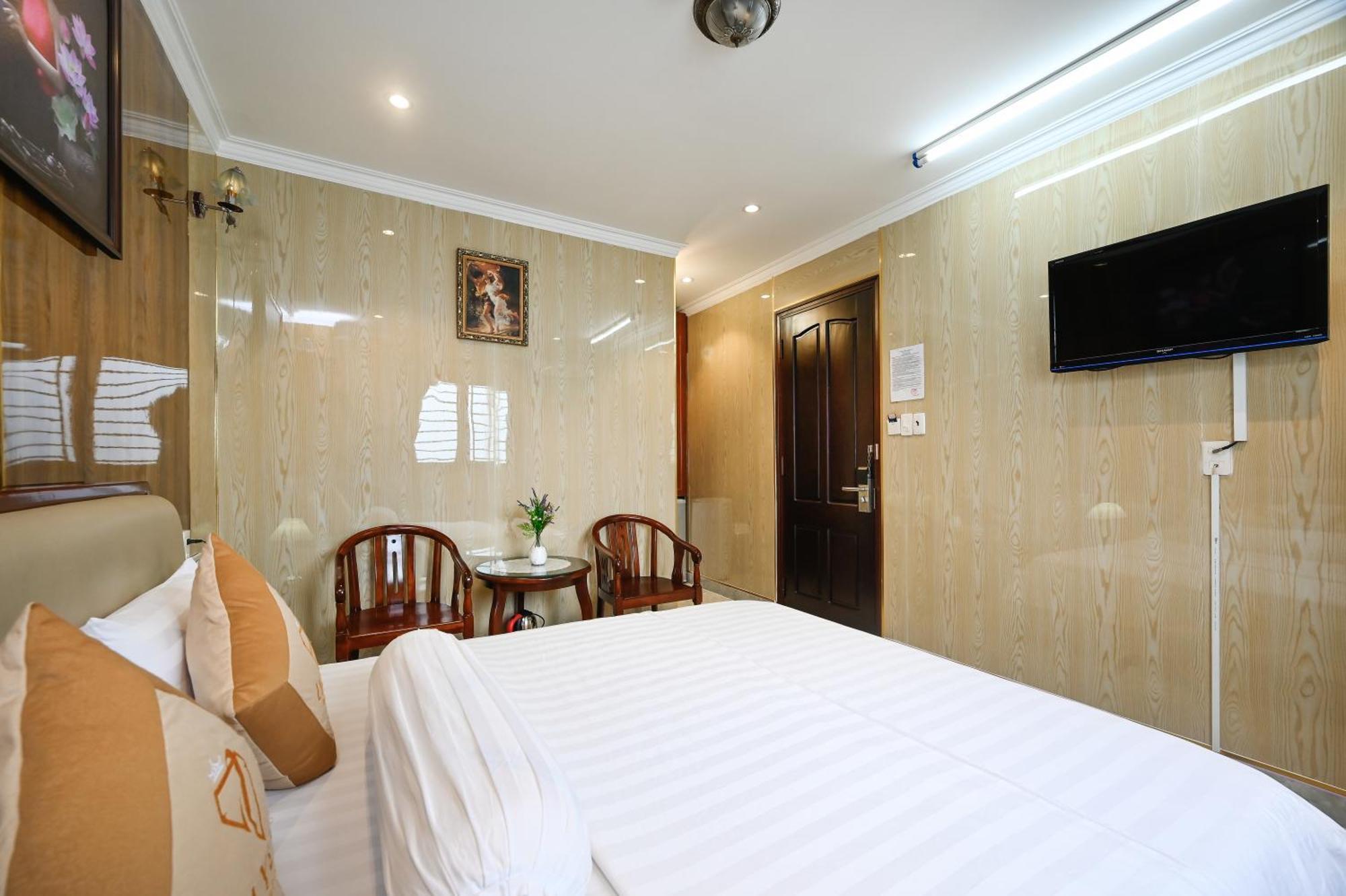 Ly Ly 3* TP. Hồ Chí Minh