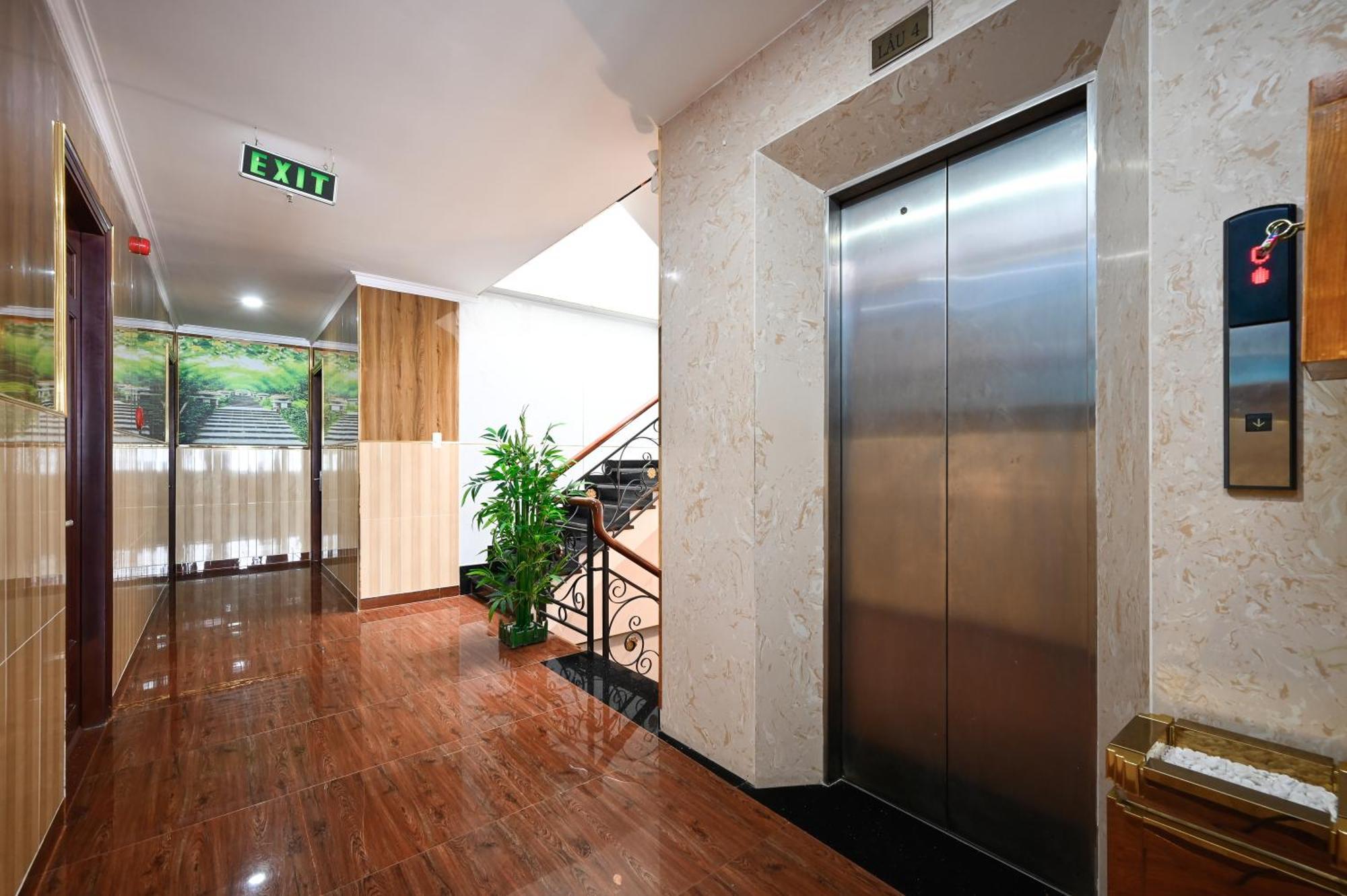 Ly Ly 3* TP. Hồ Chí Minh