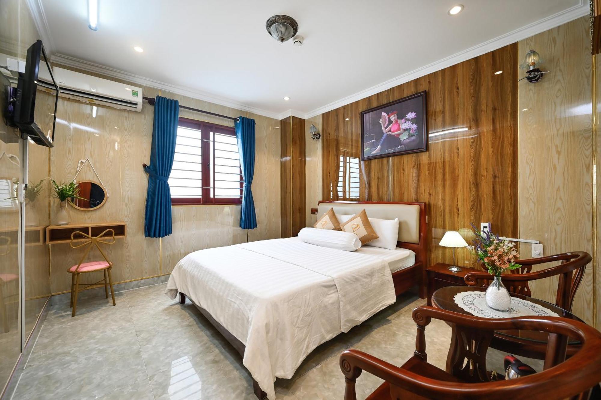 Khách sạn Ly Ly 3*