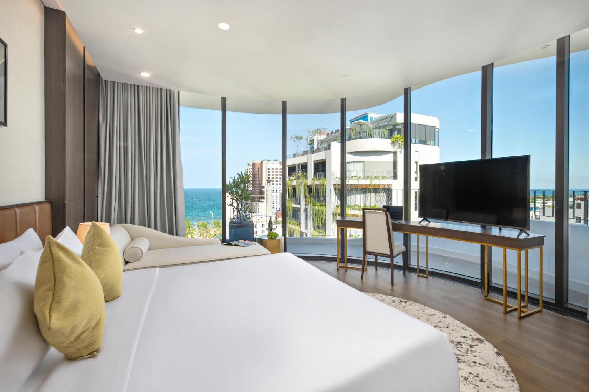 Golden Lotus Grand - Panoramic Rooftop Bar & Daily Afternoon Tea Hotel Da Nang