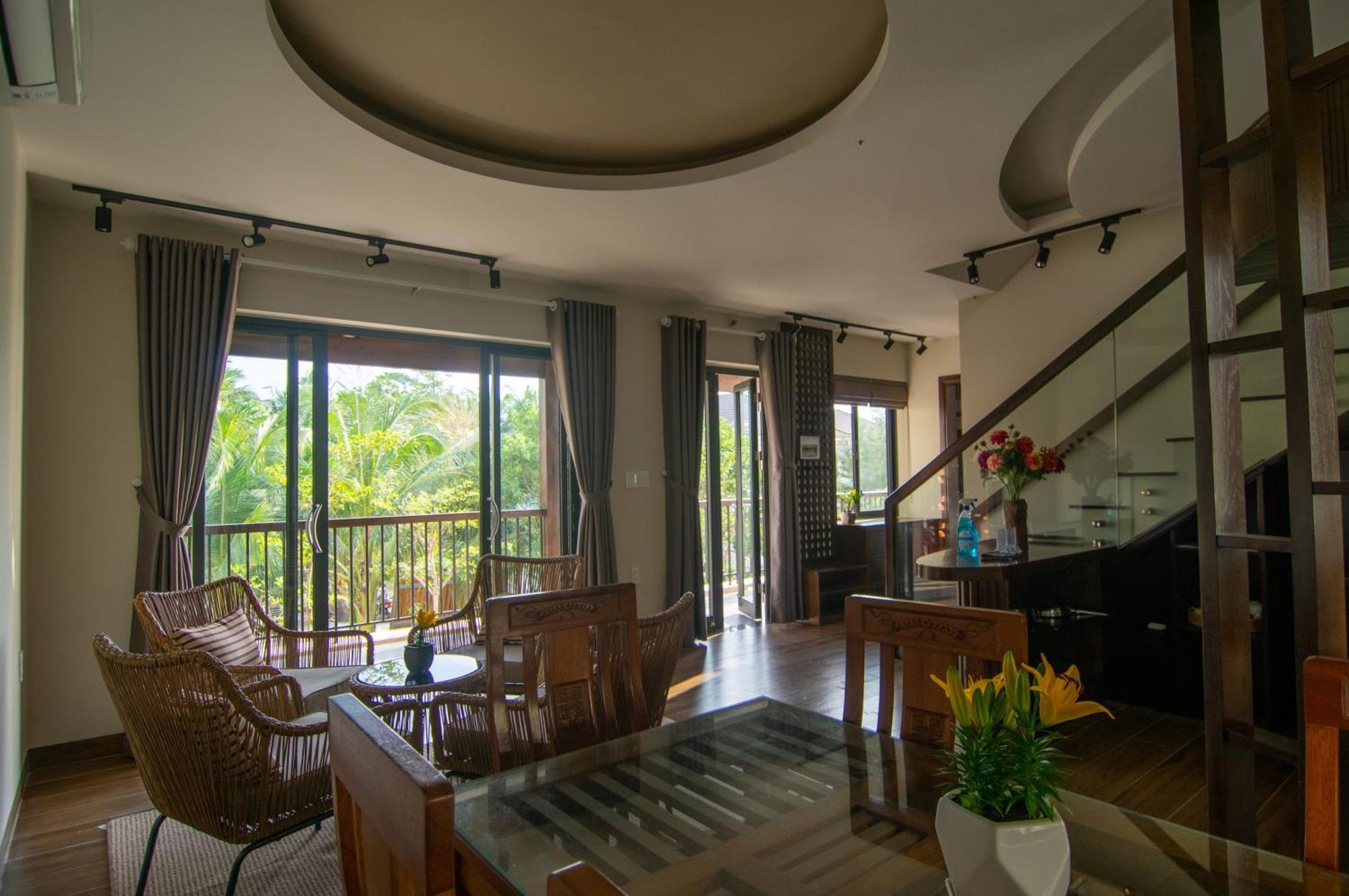 Sealight And House Hotel *