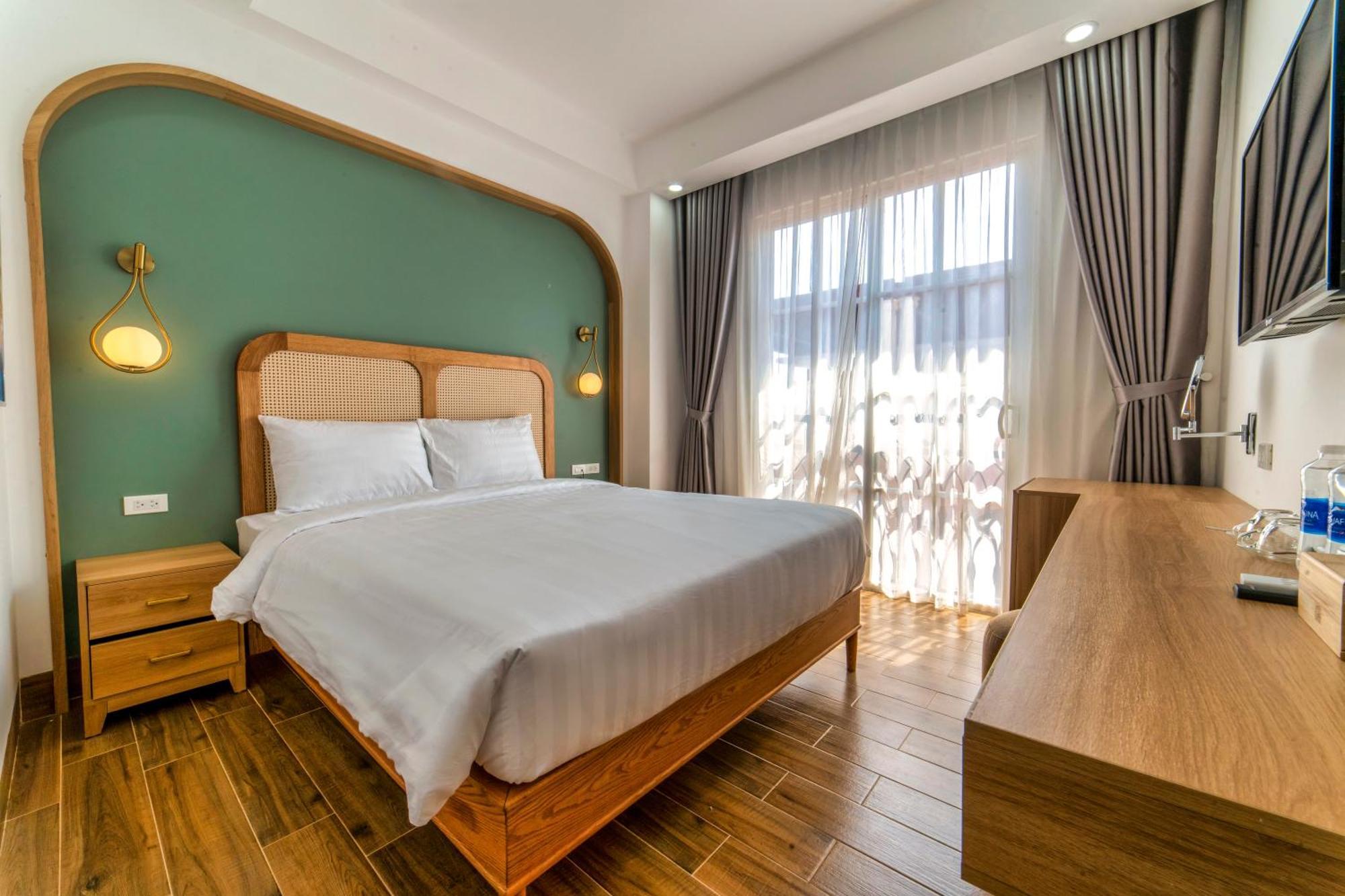 Lotus Hillside Khách sạn 3*