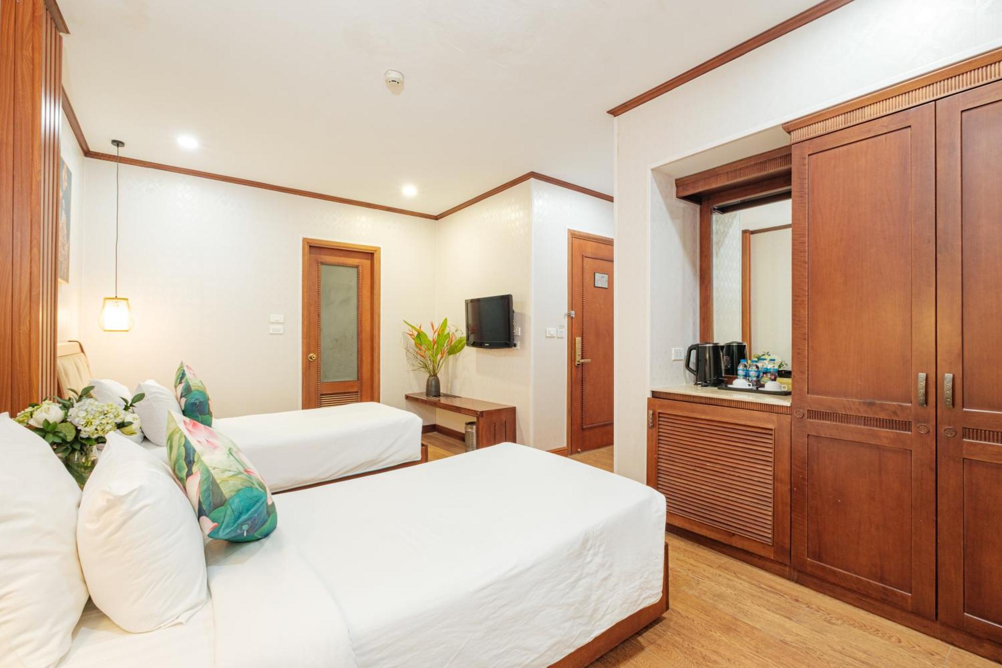 Hotel Sunset Westlake 3*