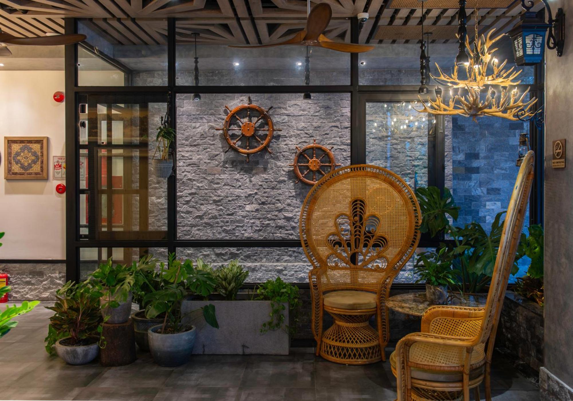 Aaron Boutique 4*