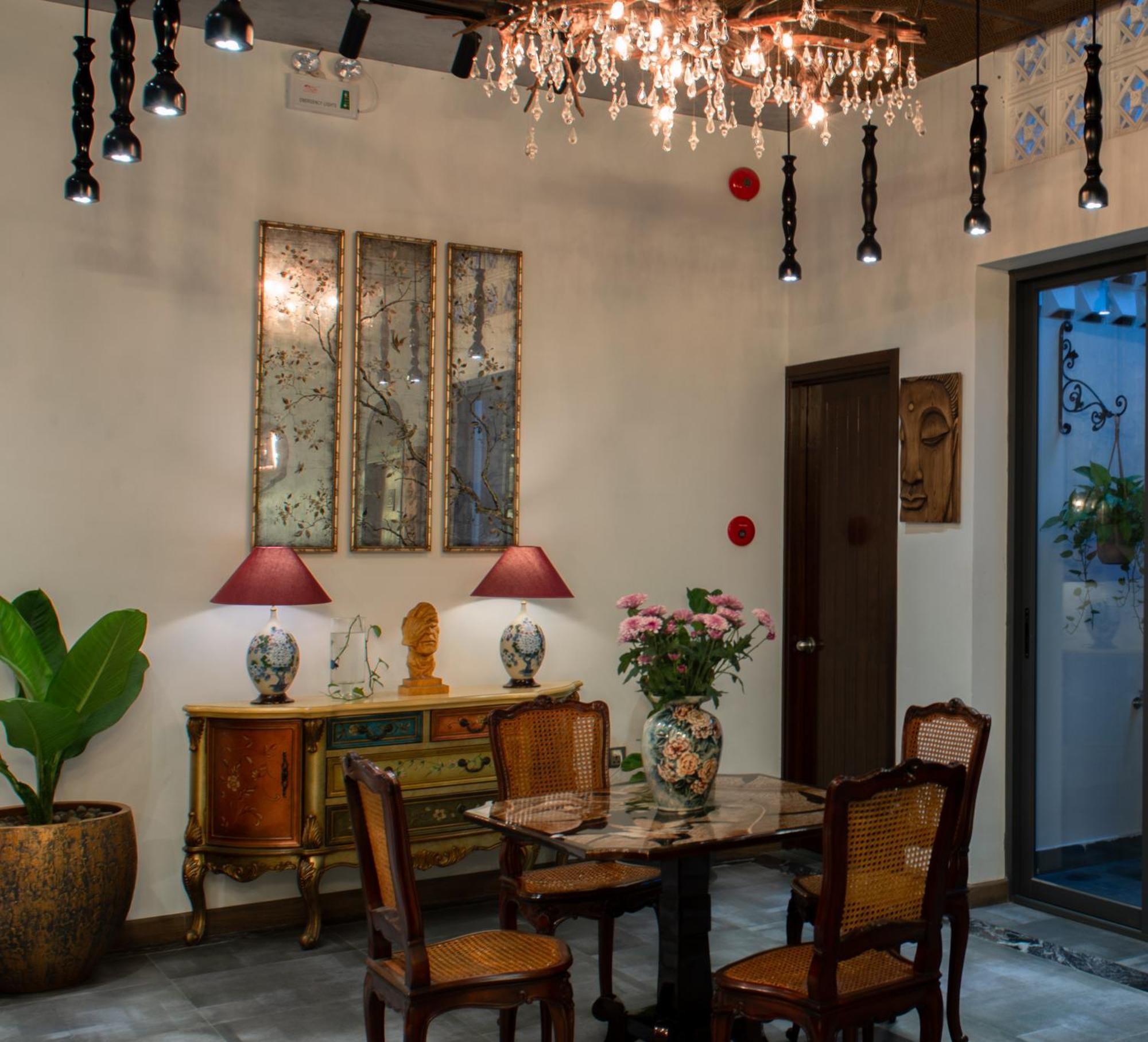 Aaron Boutique Hotel 4*