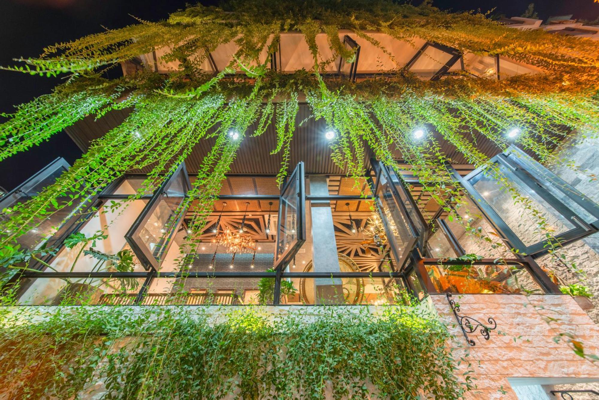 Aaron Boutique 4* Nha Trang