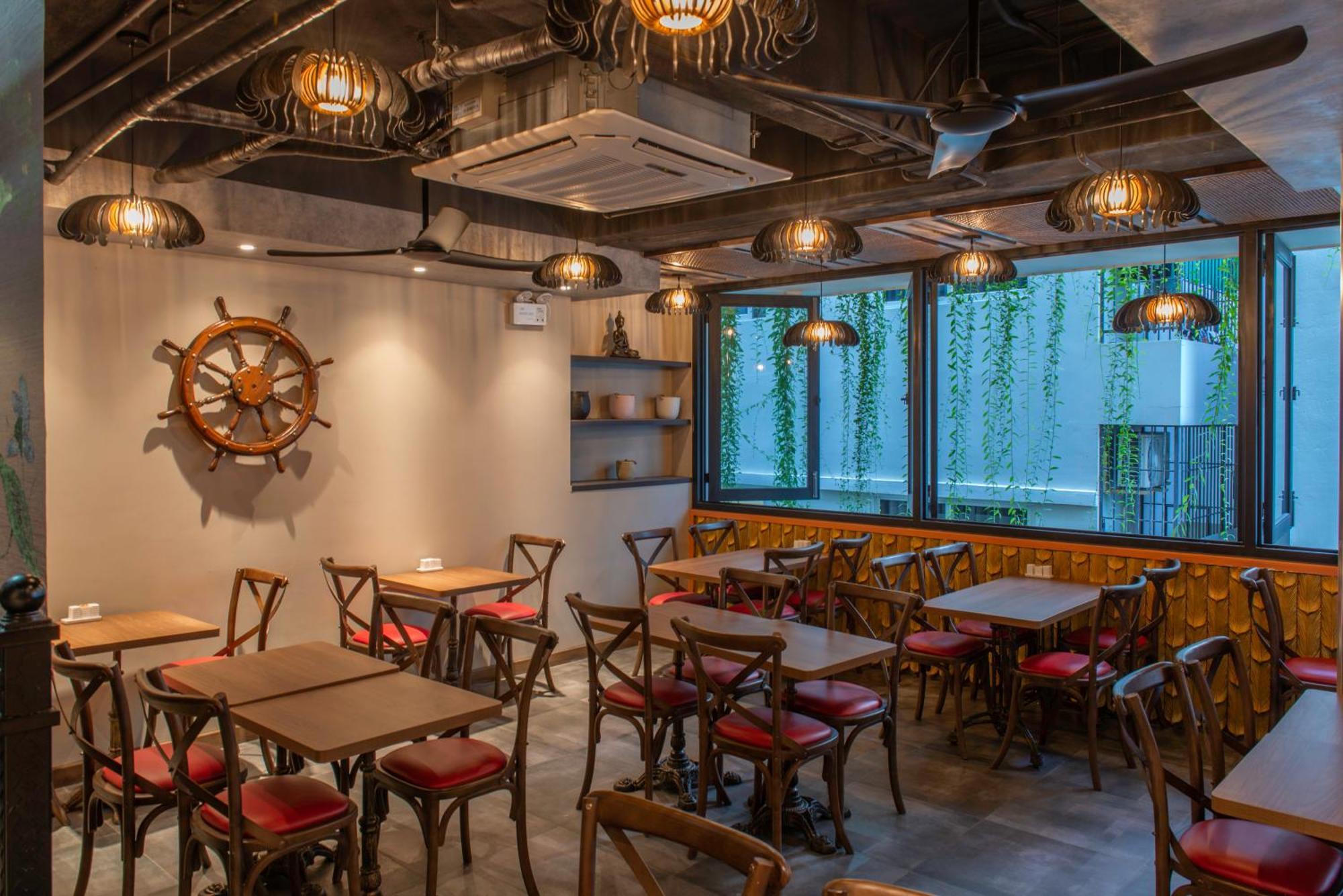 Aaron Boutique Hotel 4*