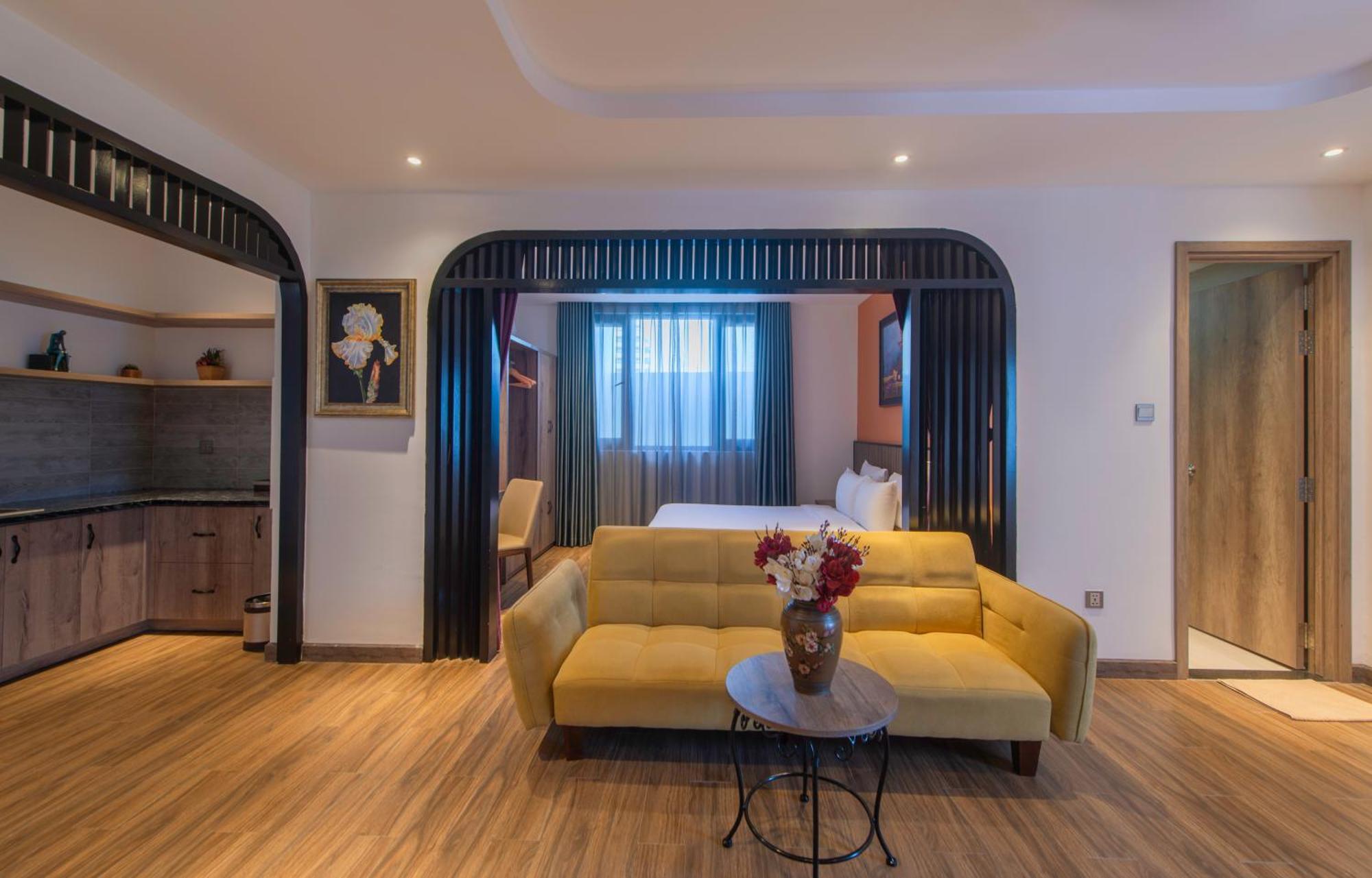 Aaron Boutique 4* Nha Trang