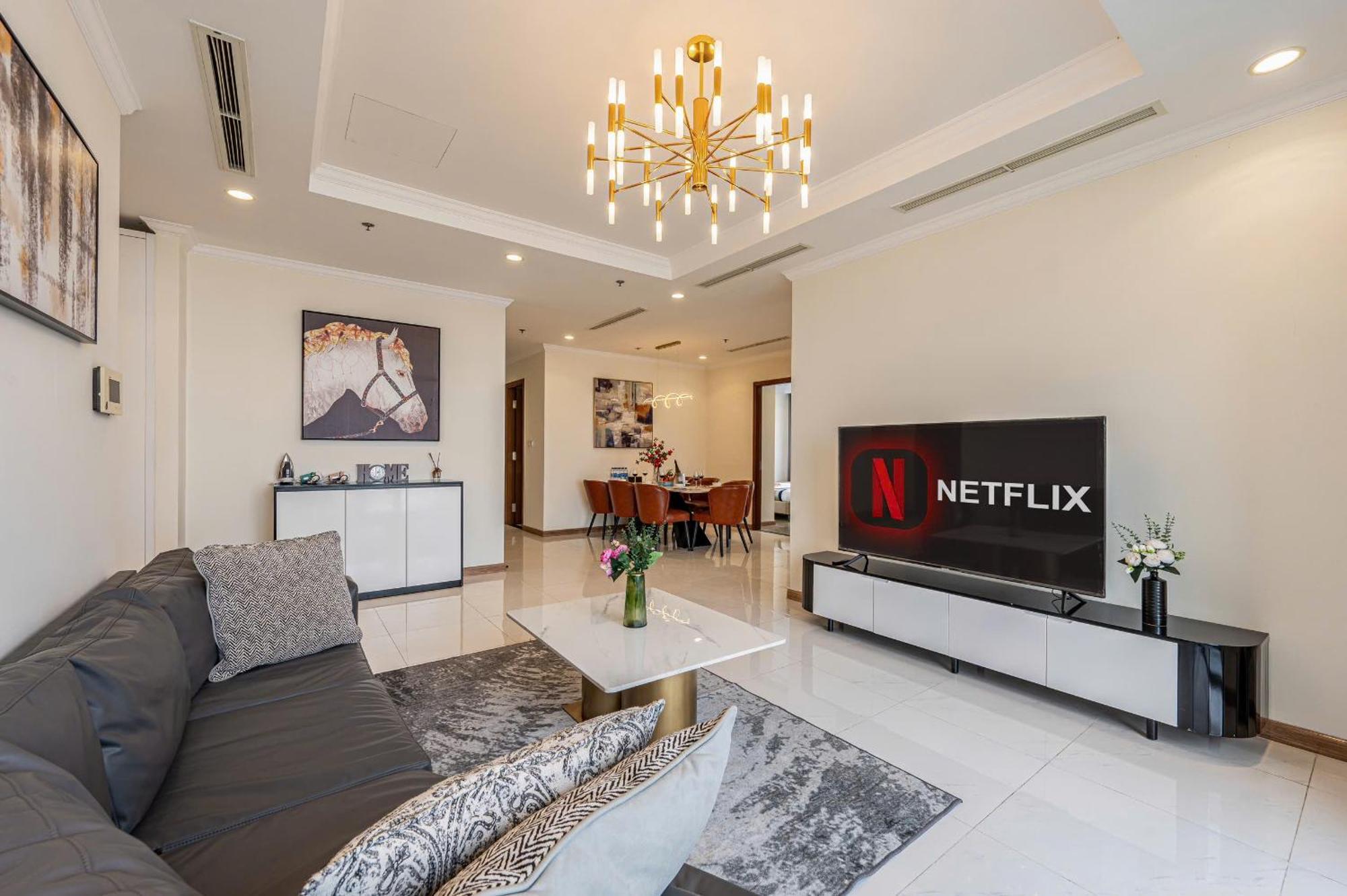 Luxury At Vinhomes Park Ho-Chi-Minh-Stadt