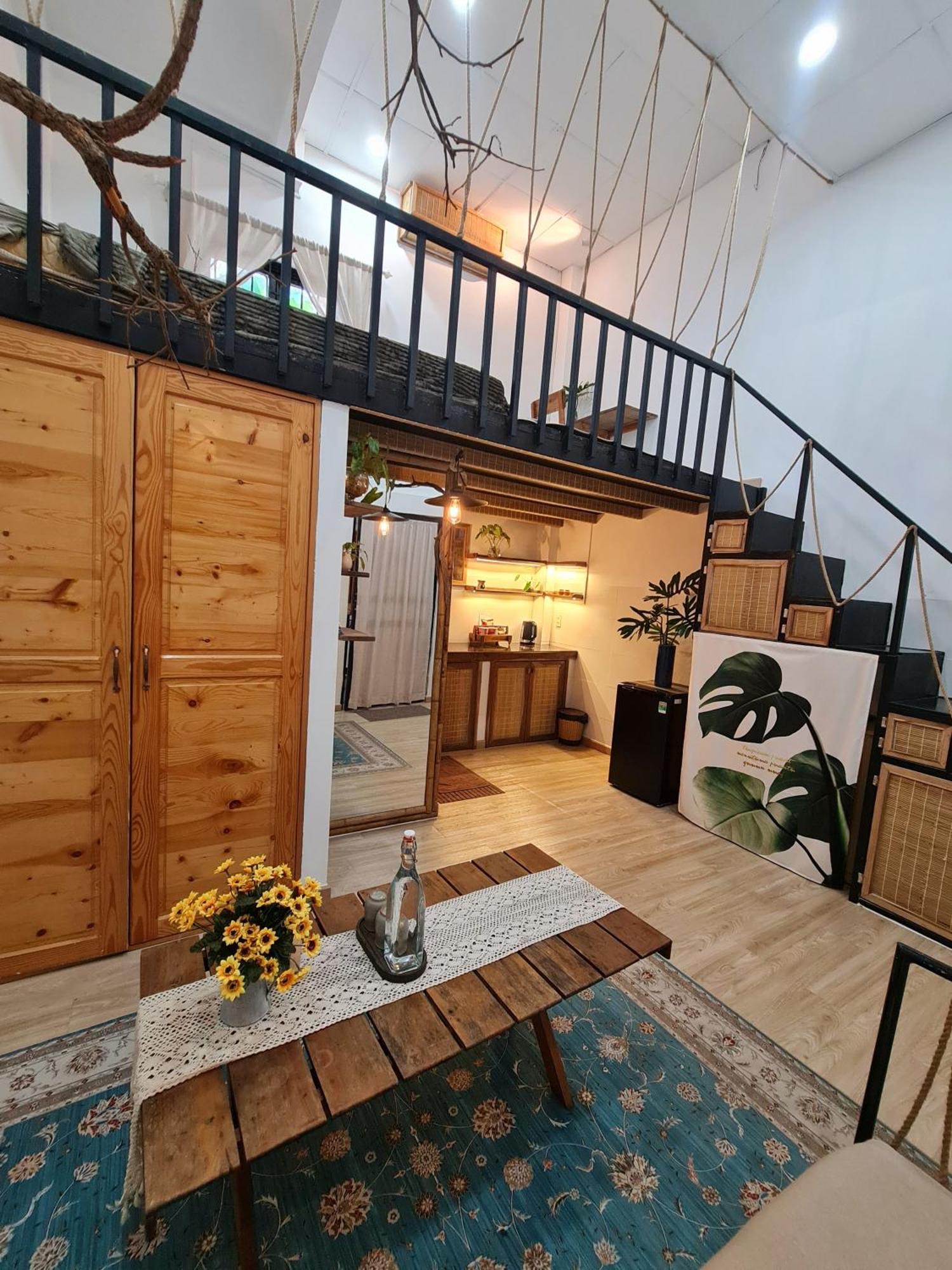 Tinh House Hotel