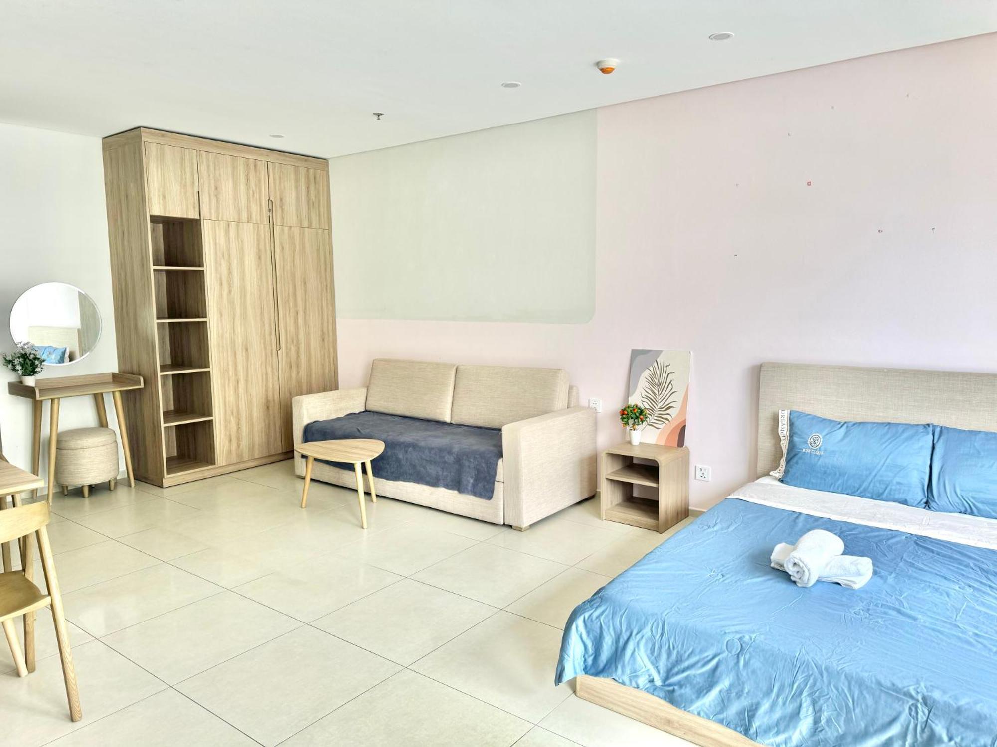 The Song 5 Stars - Ho Du Lich 5 Sao Canh Bien - Dumin's Apartment *
