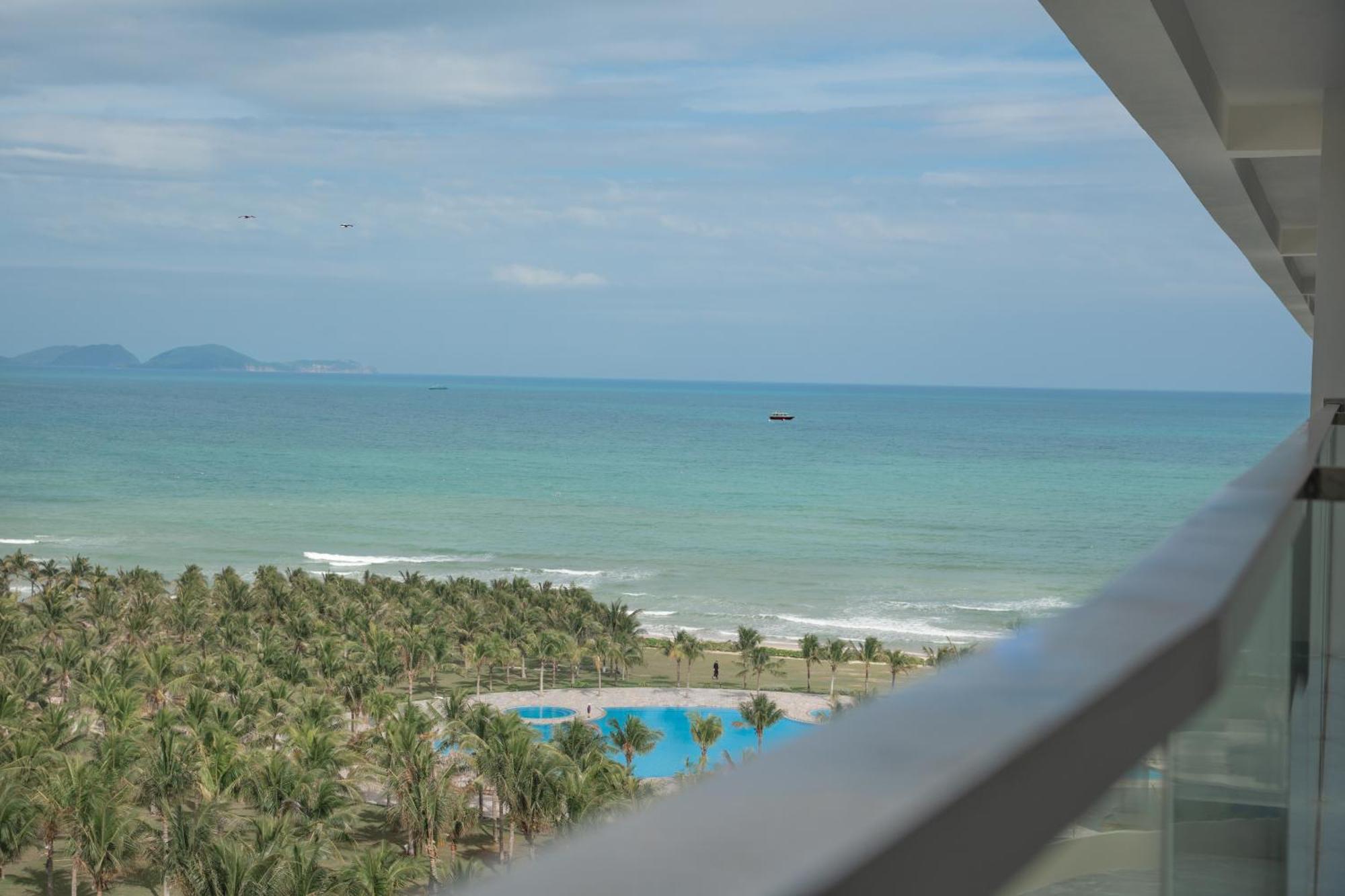 Aquamarine Beachfront & Resort Cam Ranh