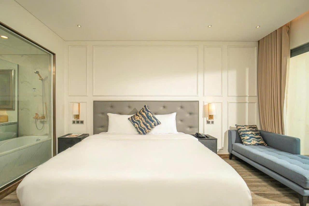 Hotel Golden With Sea View 5*