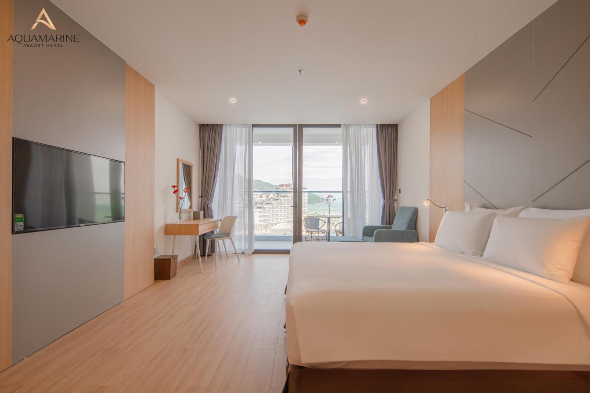 Resort Aquamarine Beachfront &