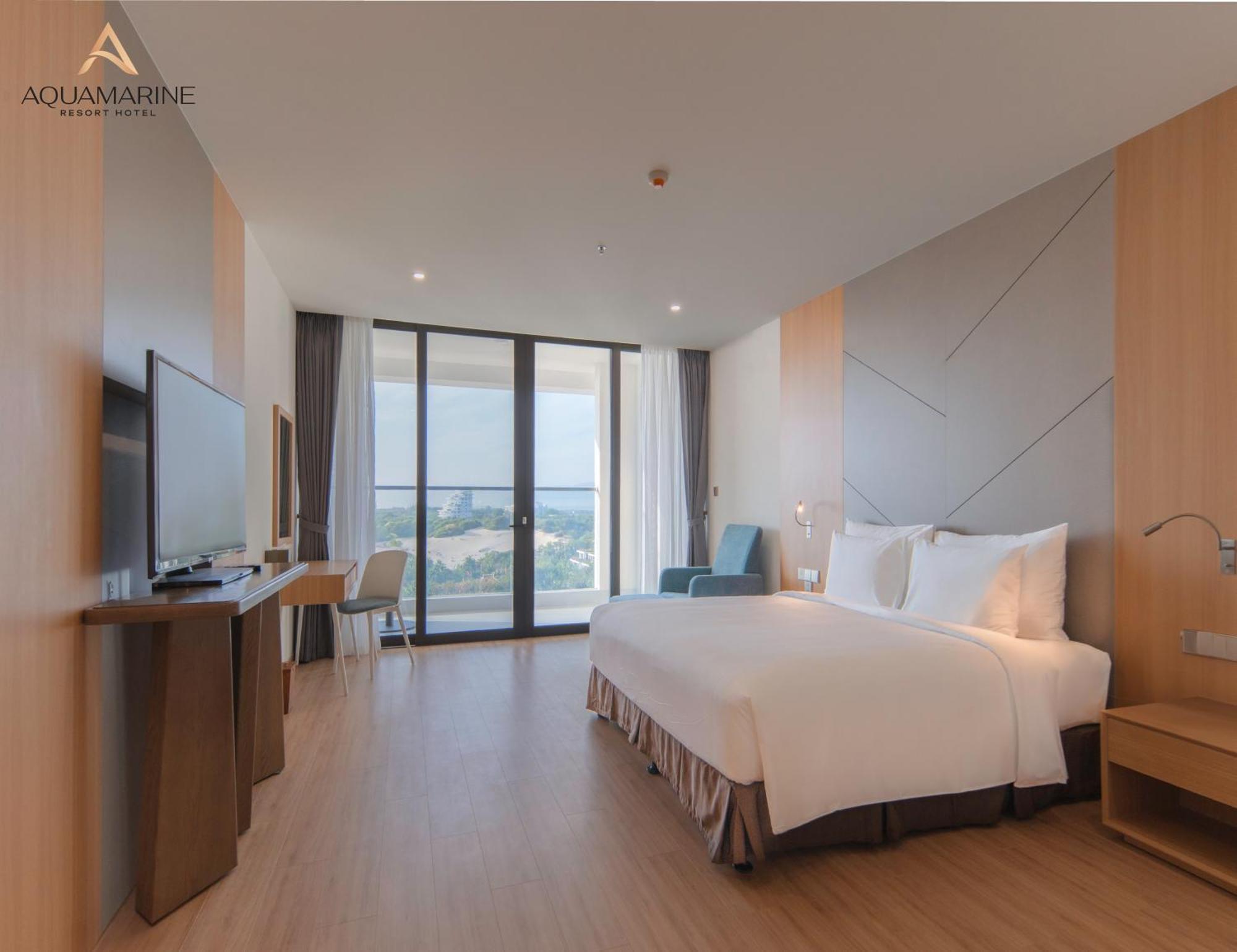 Aquamarine Beachfront & Resort