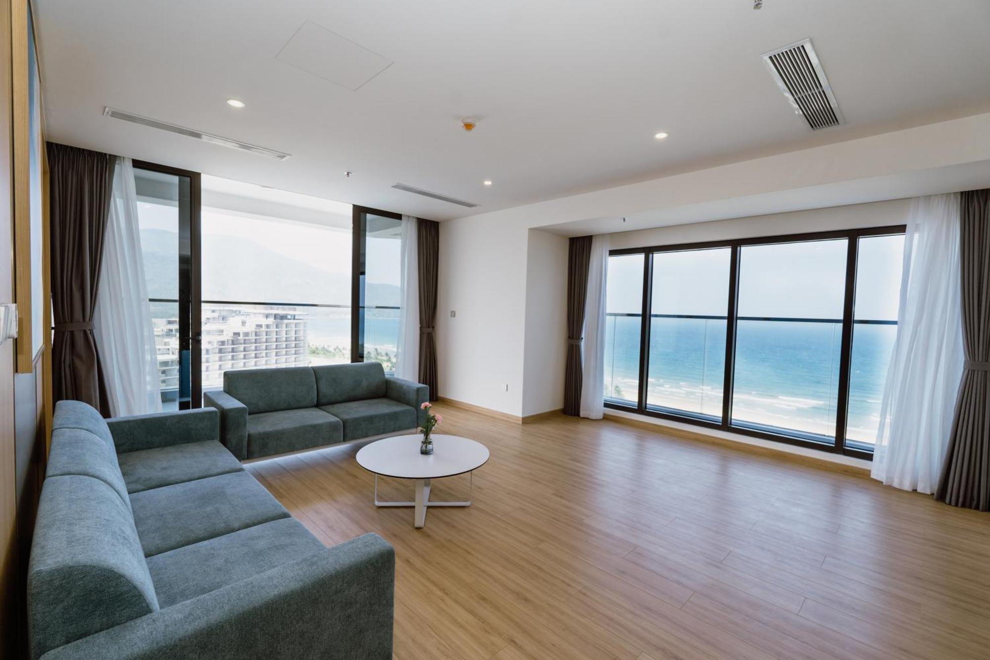 Resort Aquamarine Beachfront & Cam Ranh