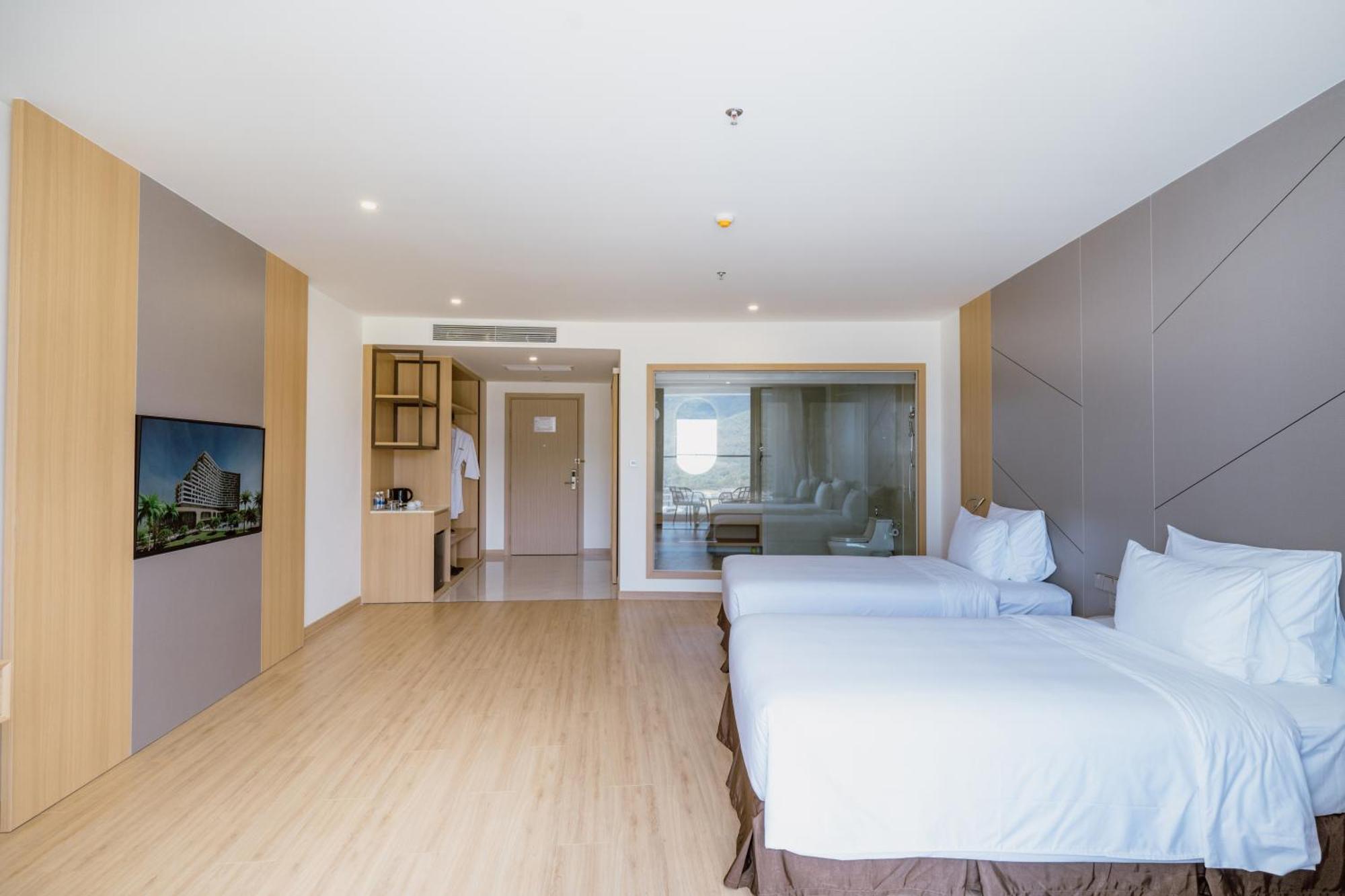 Aquamarine Beachfront & Cam Ranh