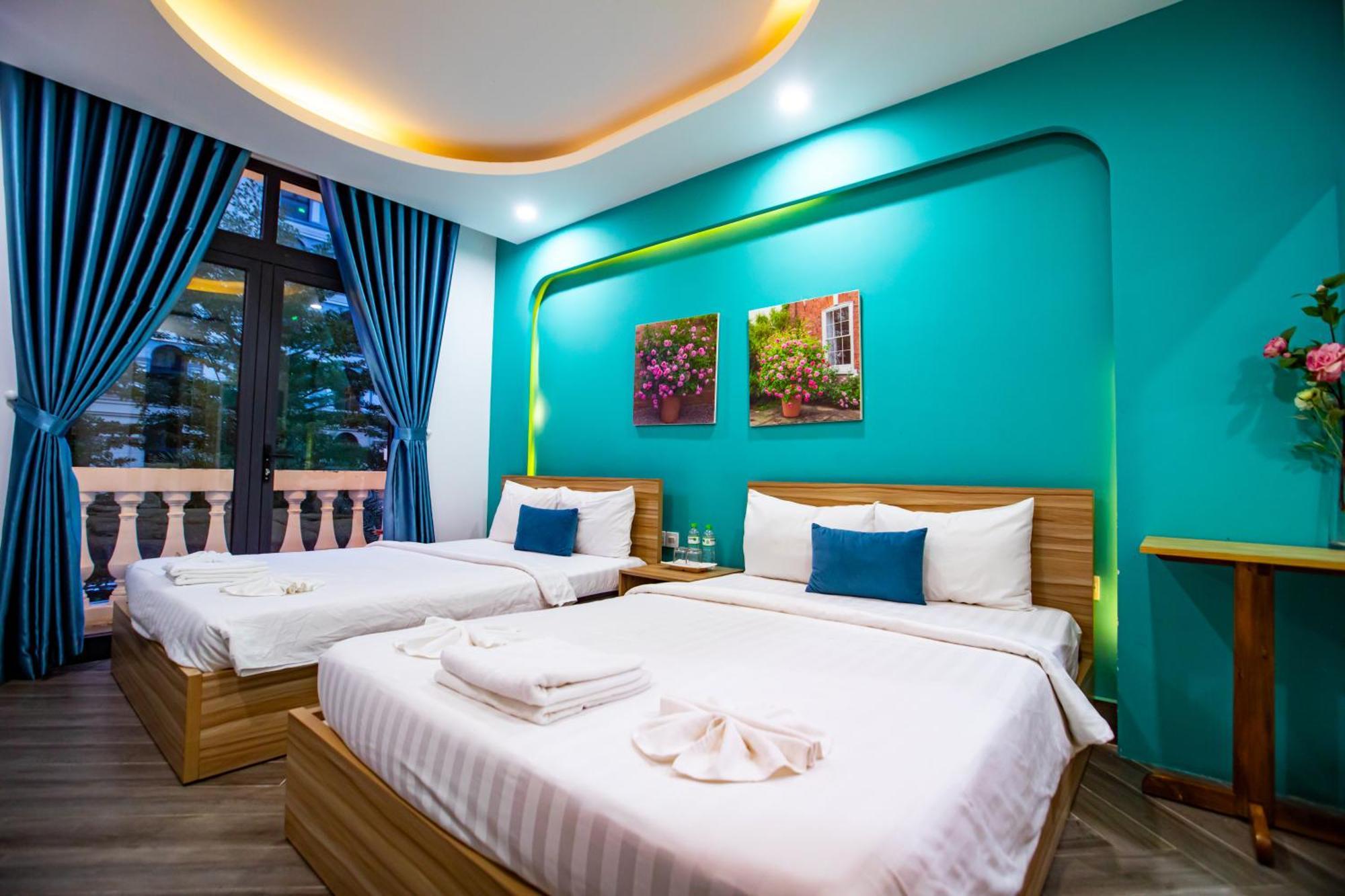 Teddy 96 & Cafe-3 Stars-grand World Phu Quoc