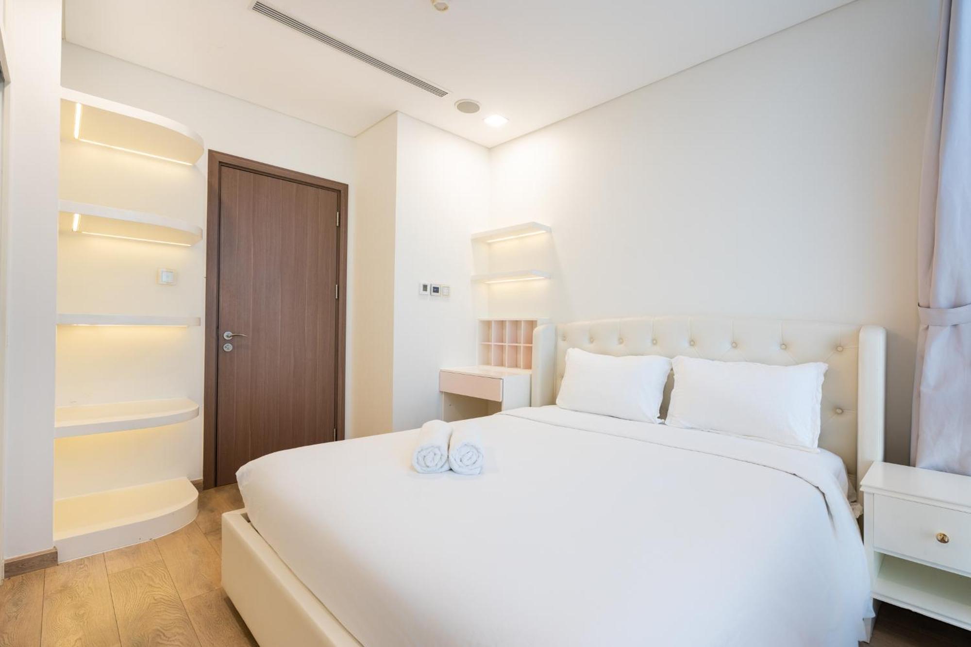 Khách sạn hẻo lánh The Luxe Nest Riverside - Vinhome Landmark 81