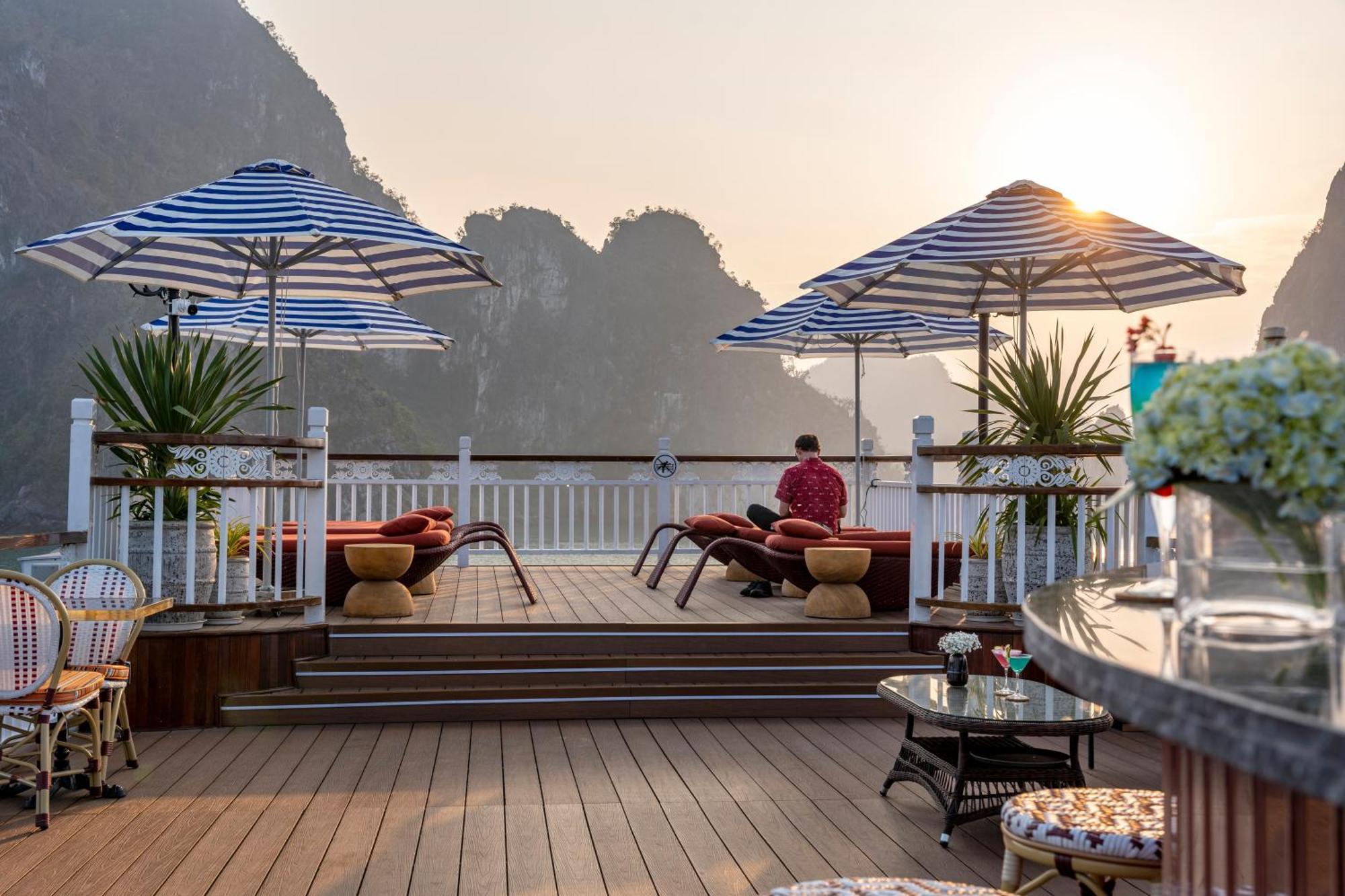 Signature Royal Halong Cruise Ha Long